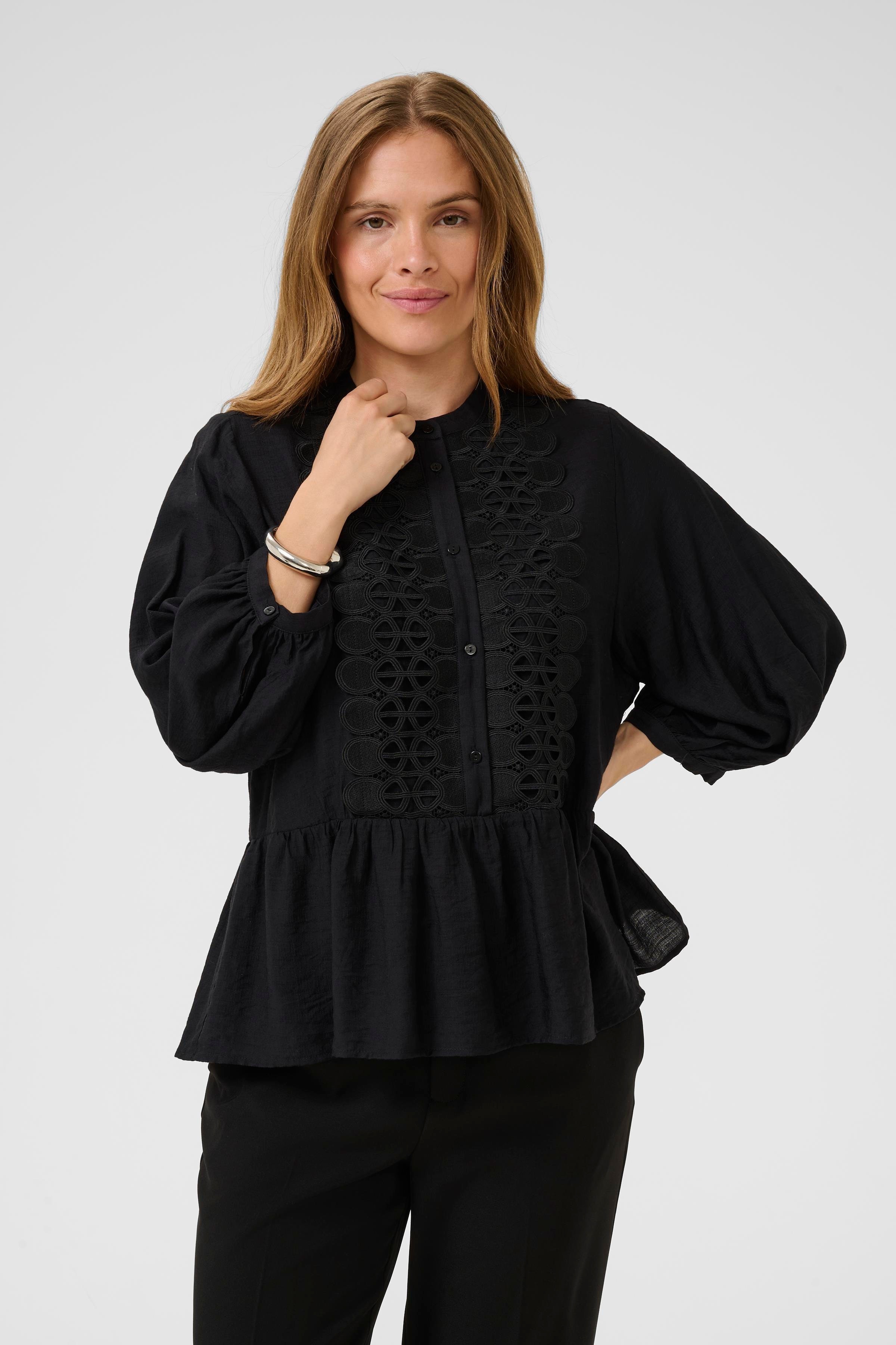 CUurta Blouse LOOKBOOK FRONT 50112492-500012