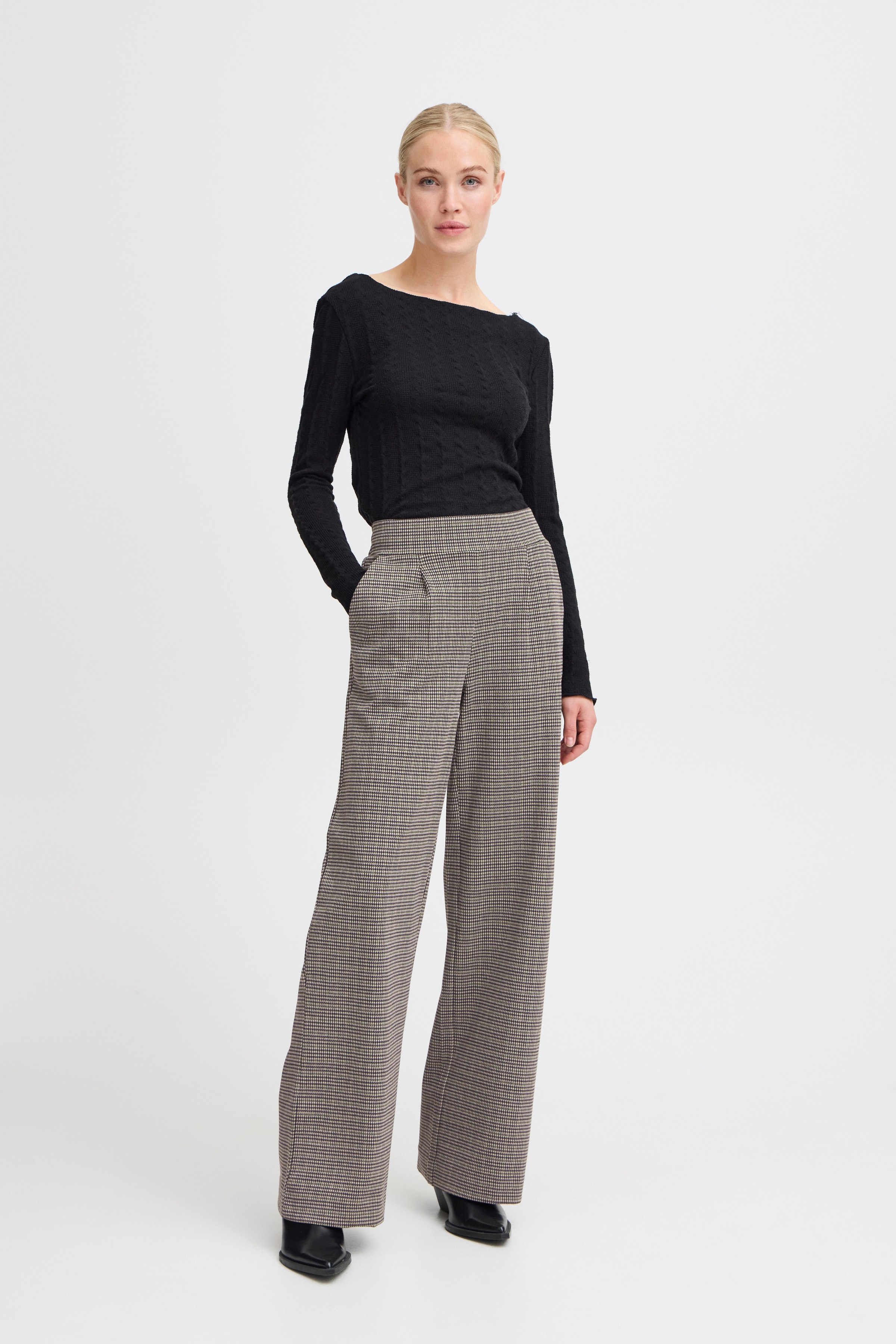 BYROWAN Hose LOOKBOOK FRONT 20815702-200453