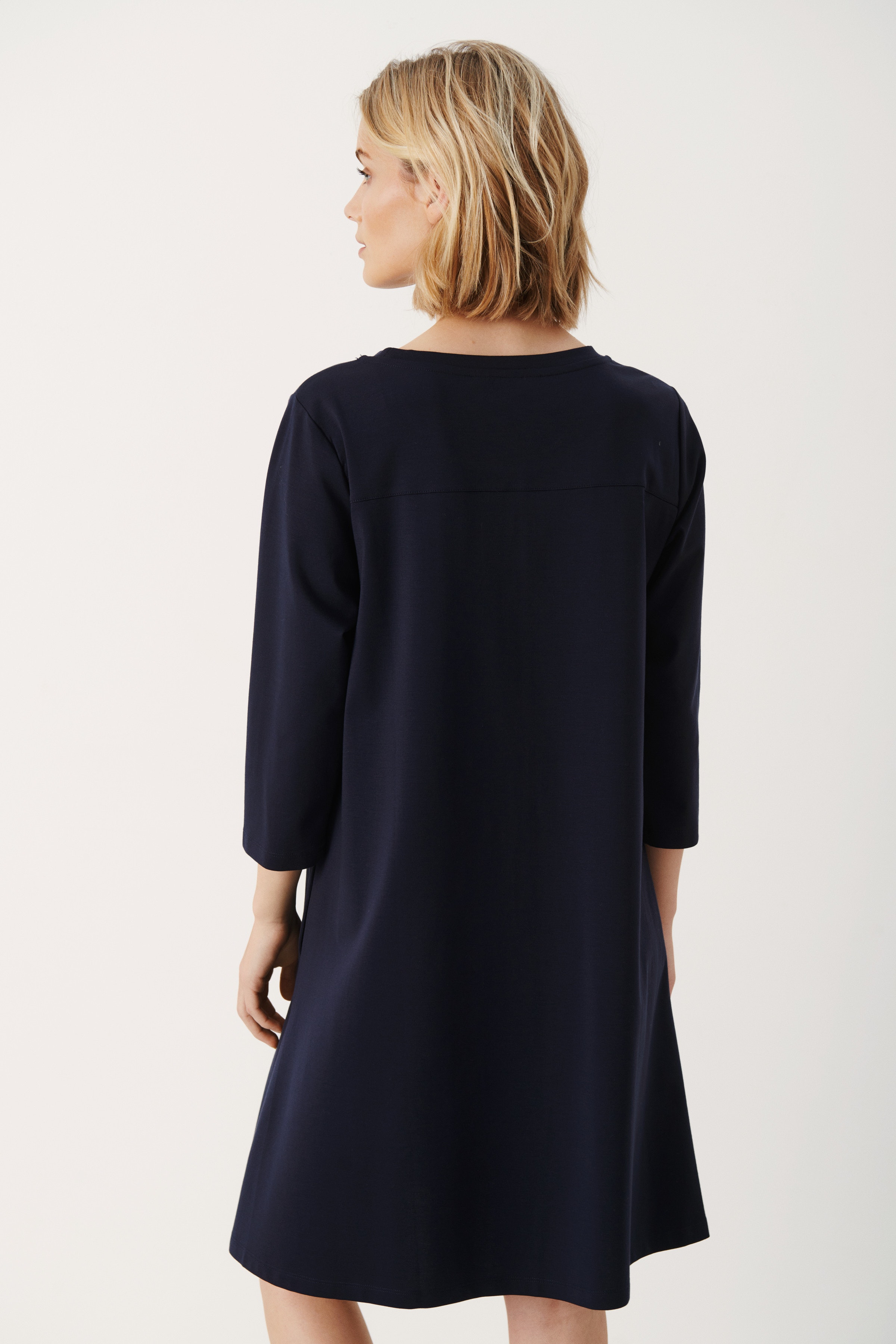 NanikaPW Jersey dress LOOKBOOK BACK 30306688-193924