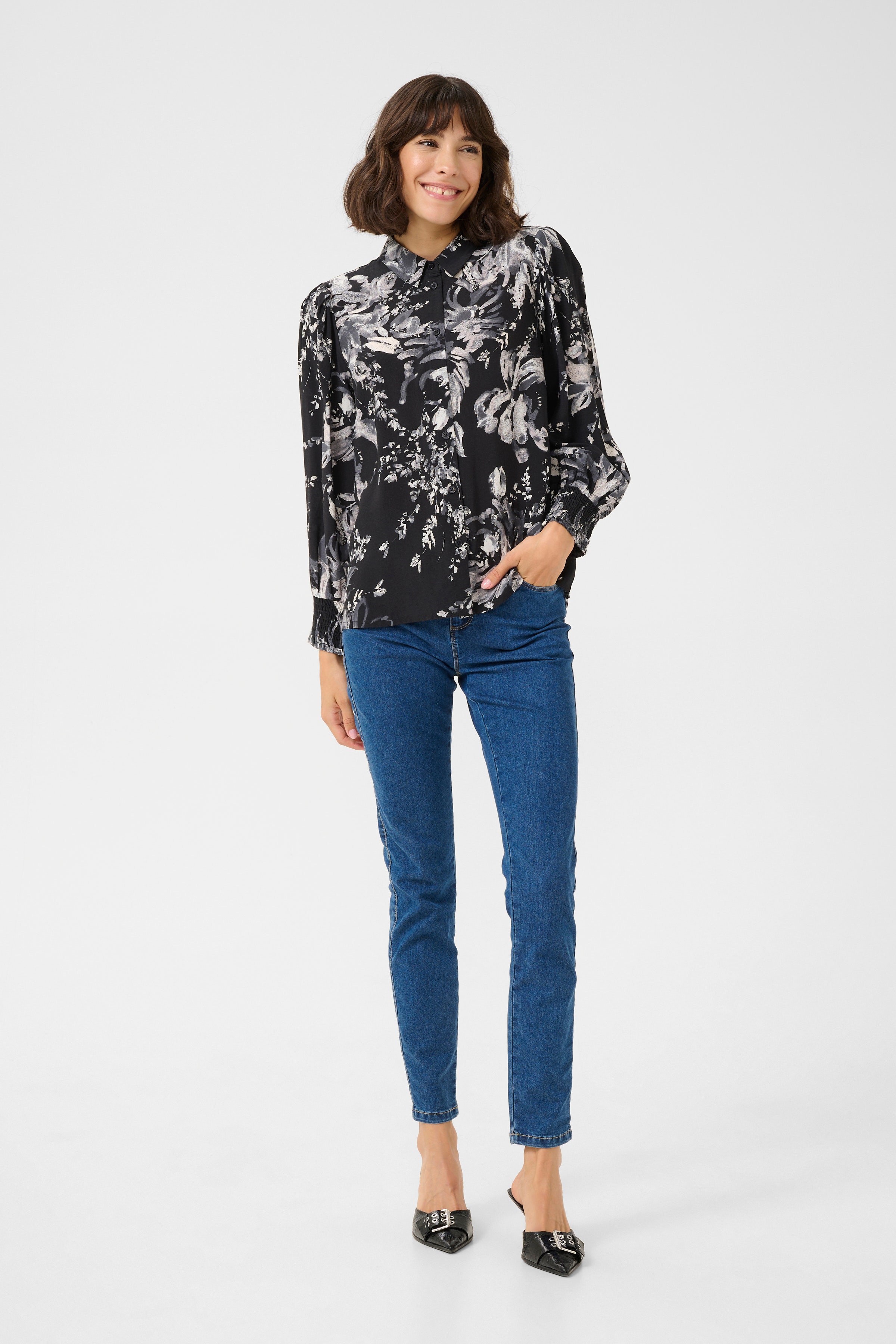 KAisa Shirt LOOKBOOK FRONT 10509793-107152