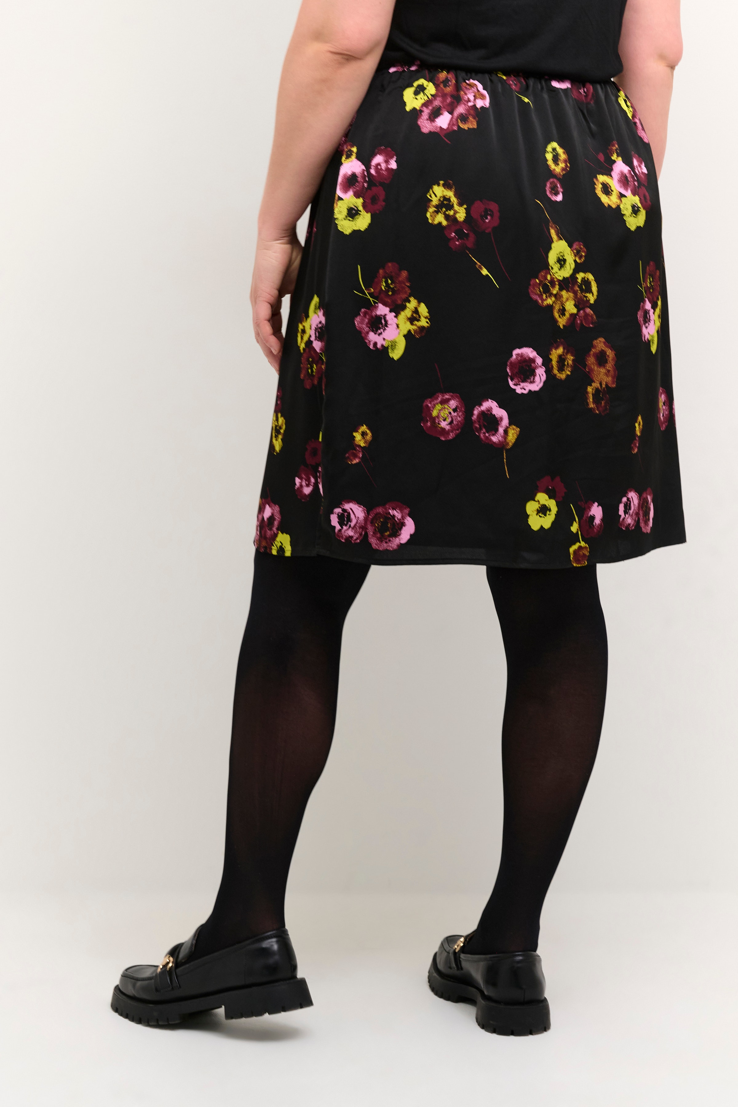 KCdonella Rok LOOKBOOK BACK 10581296-103694