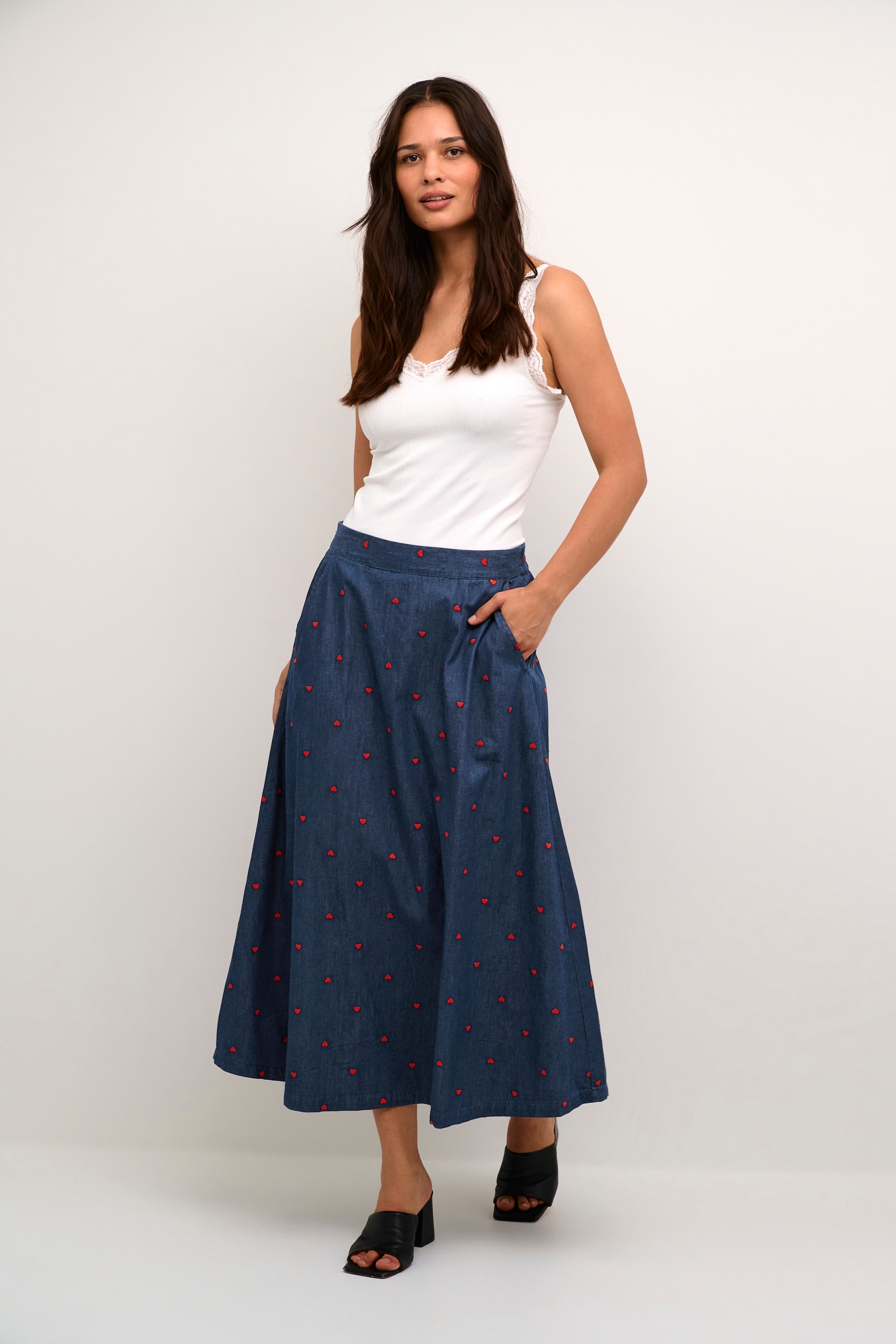 CUmichelle Skirt LOOKBOOK FRONT 50110386-105555