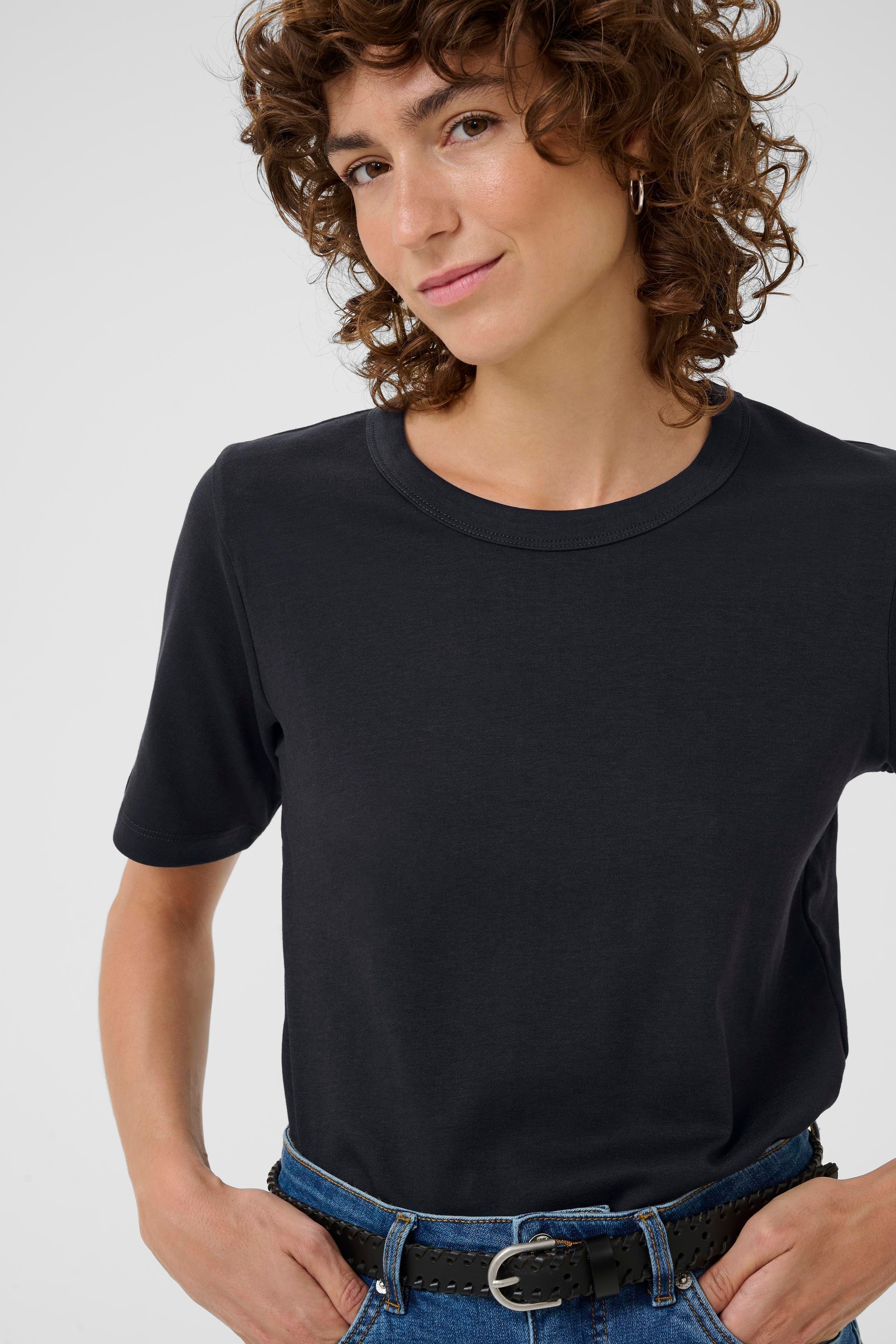 RatanaPW T-shirt LOOKBOOK FRONT 30309870-194013