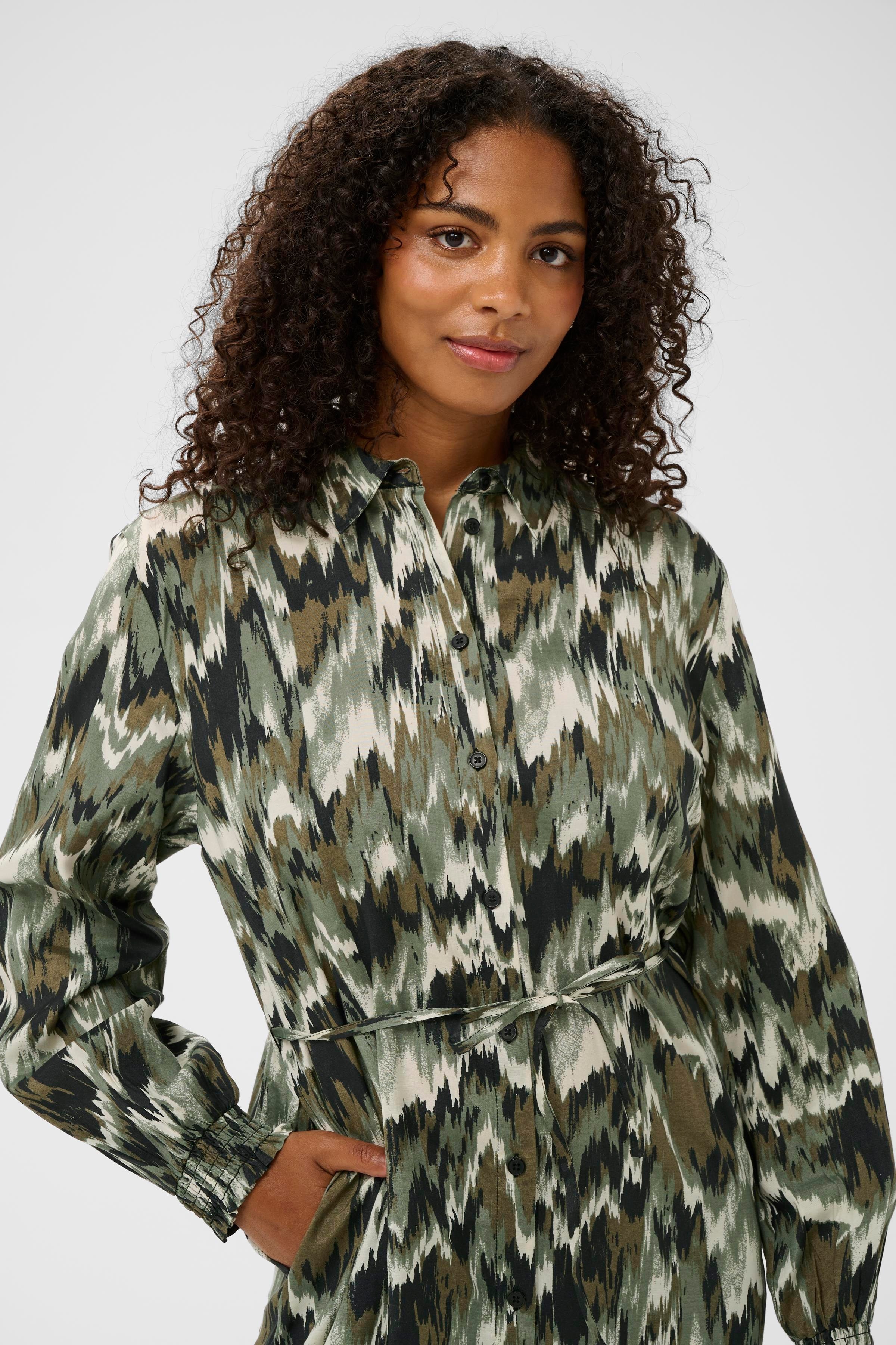 KAkia Kjole LOOKBOOK DETAIL 10511176-108748