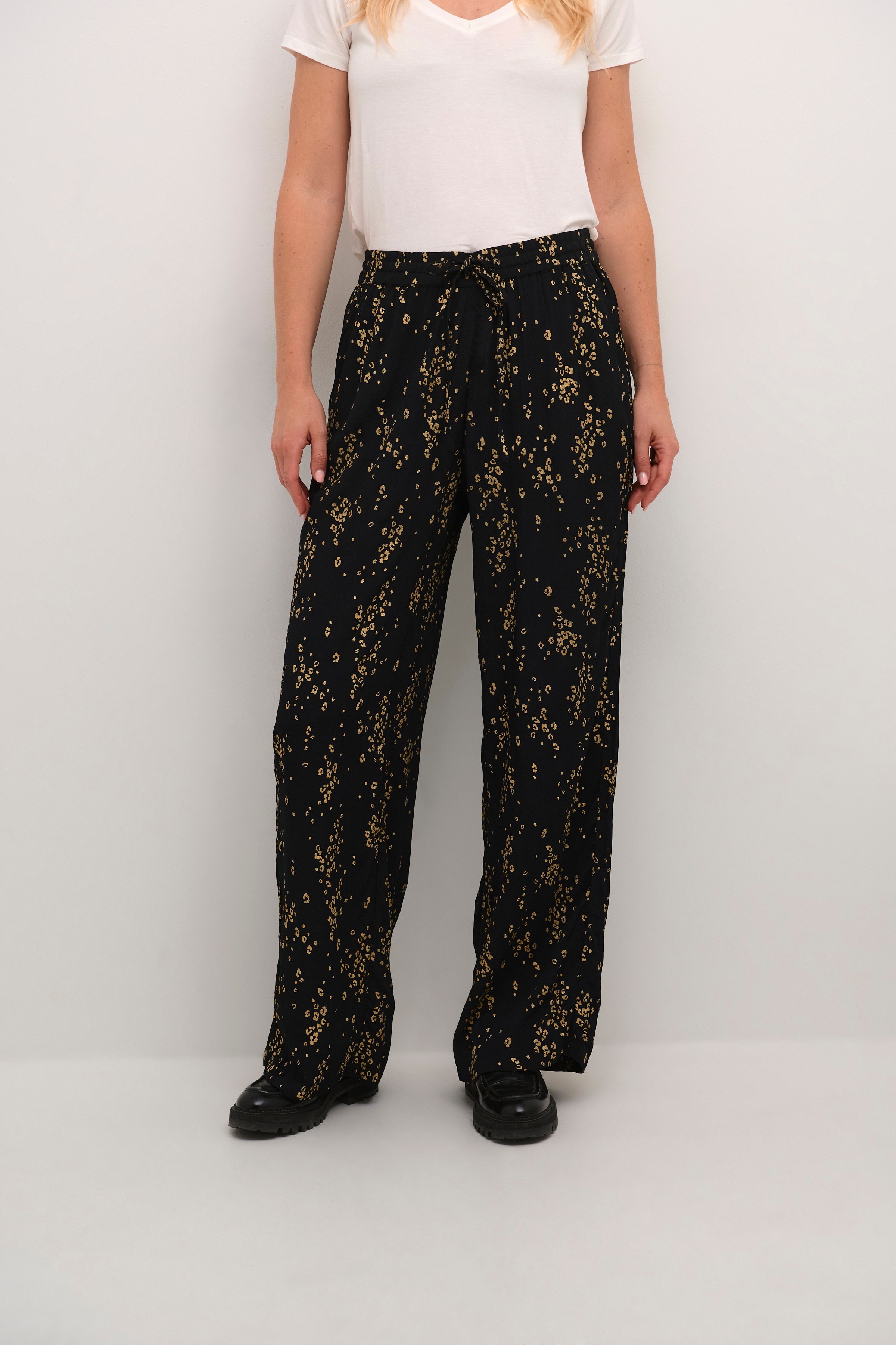 BPally Trousers LOOKBOOK FRONT 10590581-105307B
