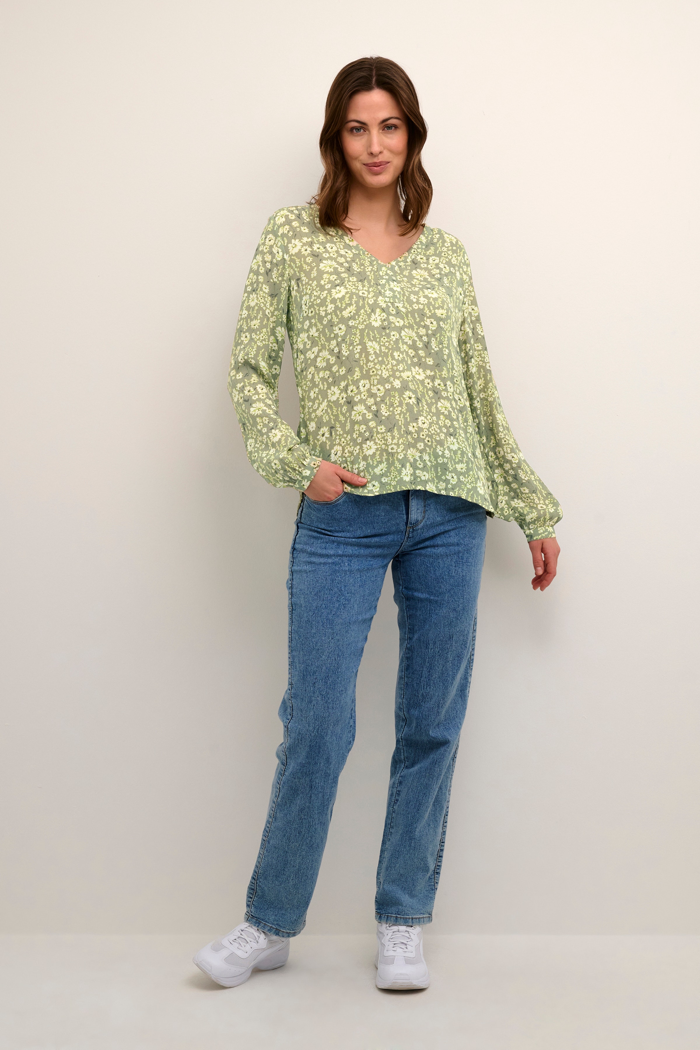 KAjanet Blouse LOOKBOOK FRONT 10552006-104912