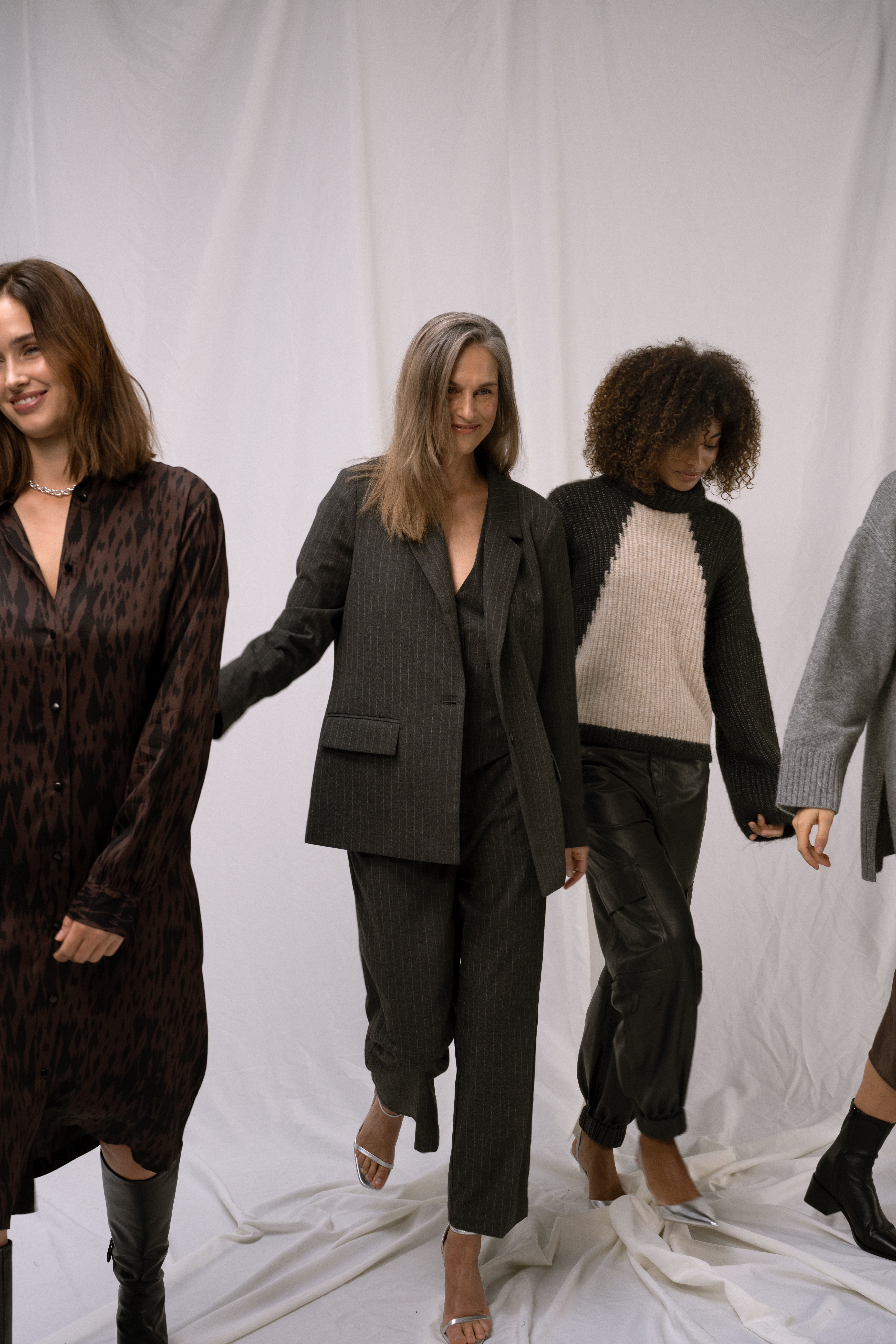 KAravia Robe LOCATION NONE 10507791-104748