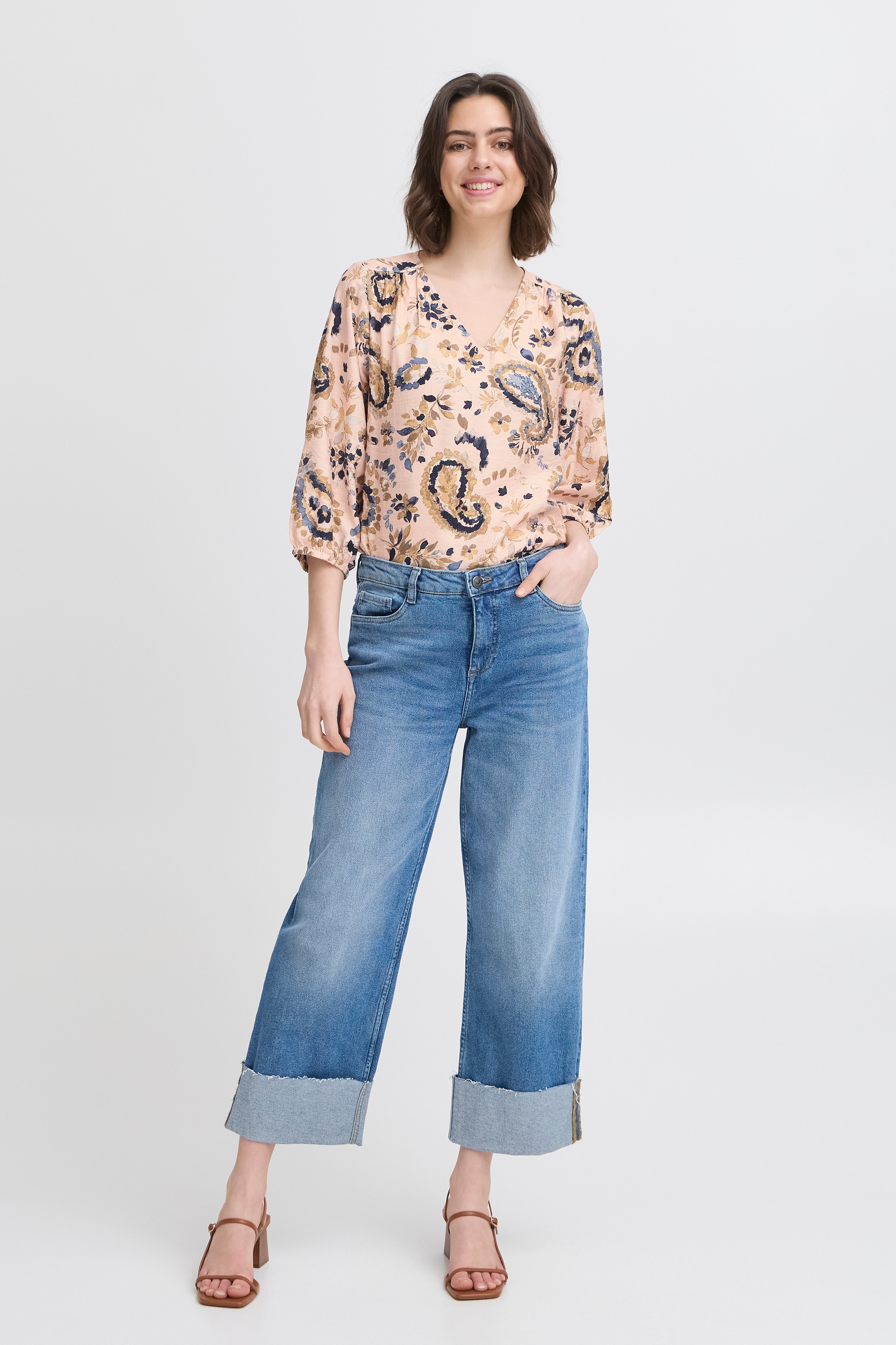 FRARIANA Blus LOOKBOOK FRONT 20615424-204401