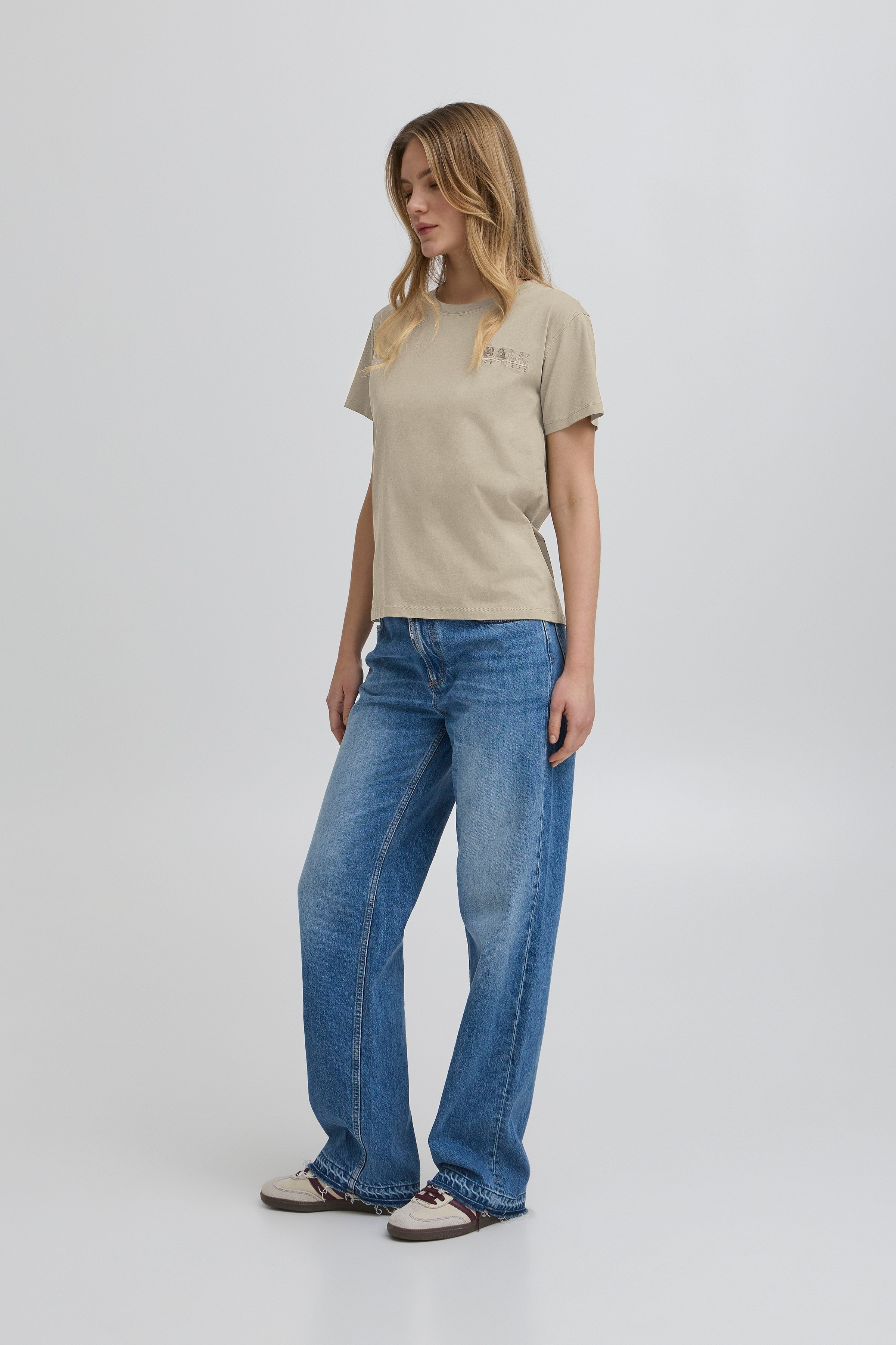 BASIMONA T-shirt LOOKBOOK FRONT 50405121-170510