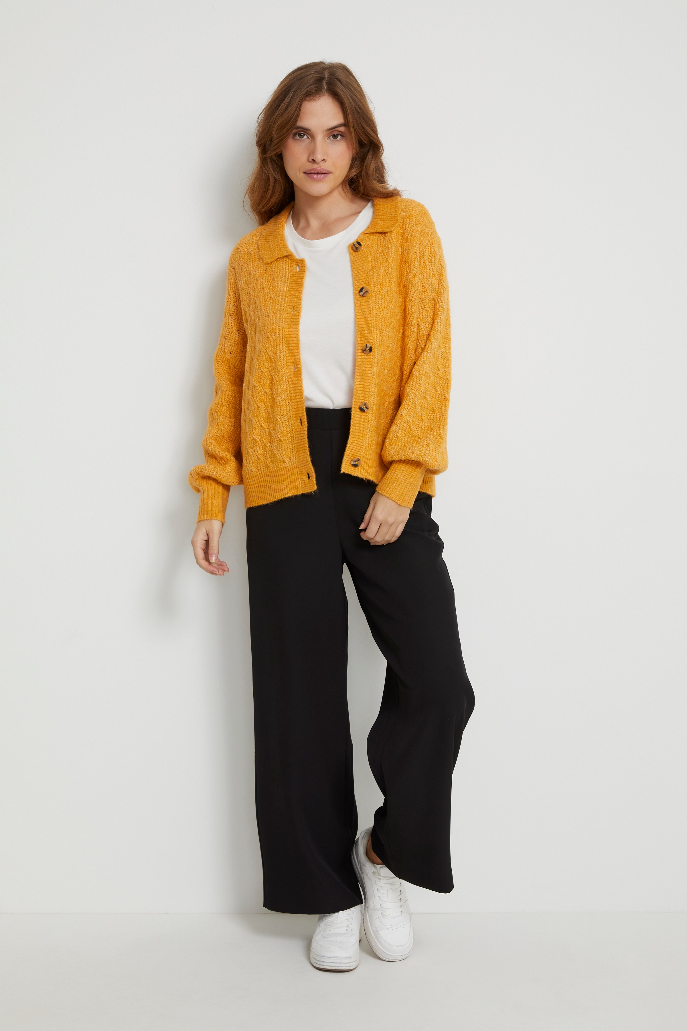 KAvalina Strikket cardigan LOOKBOOK FRONT 10506296-1410411