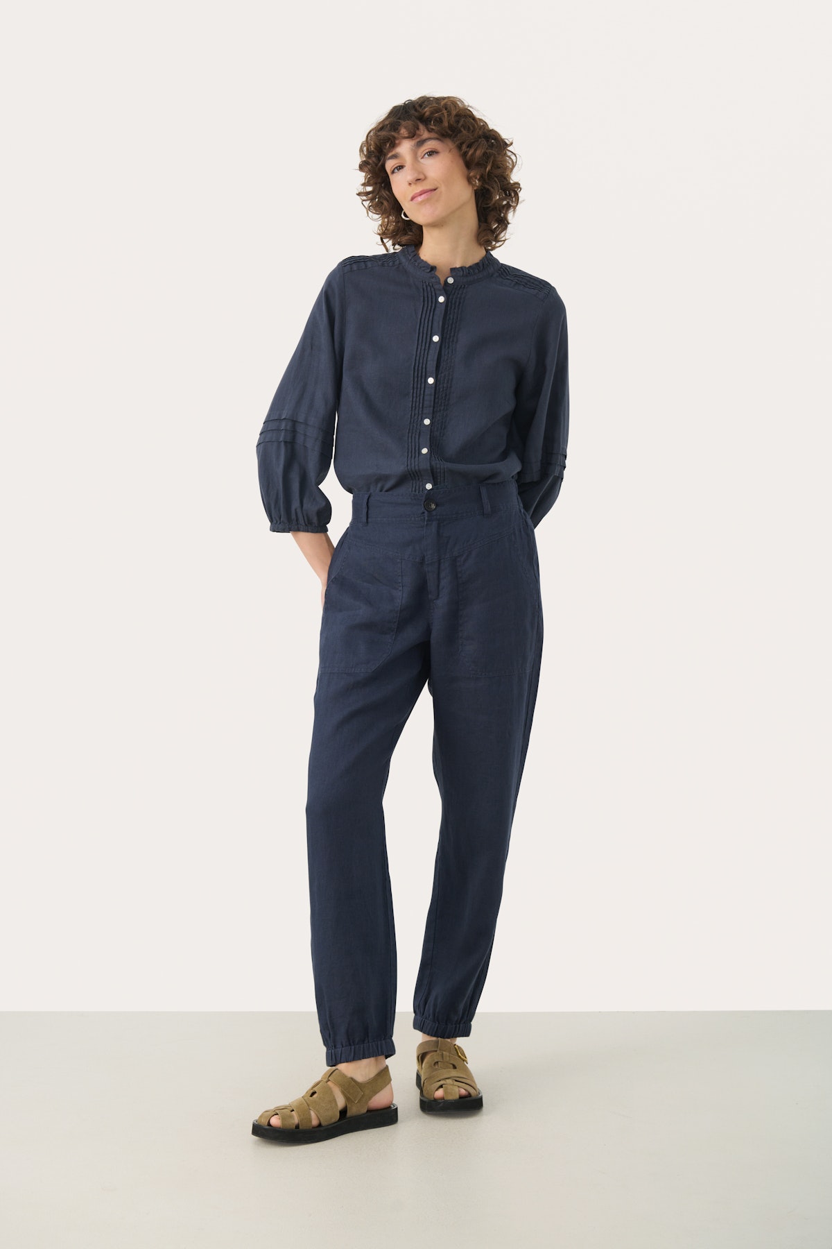 3915_e9ddcefd-5f95-434f-beab-