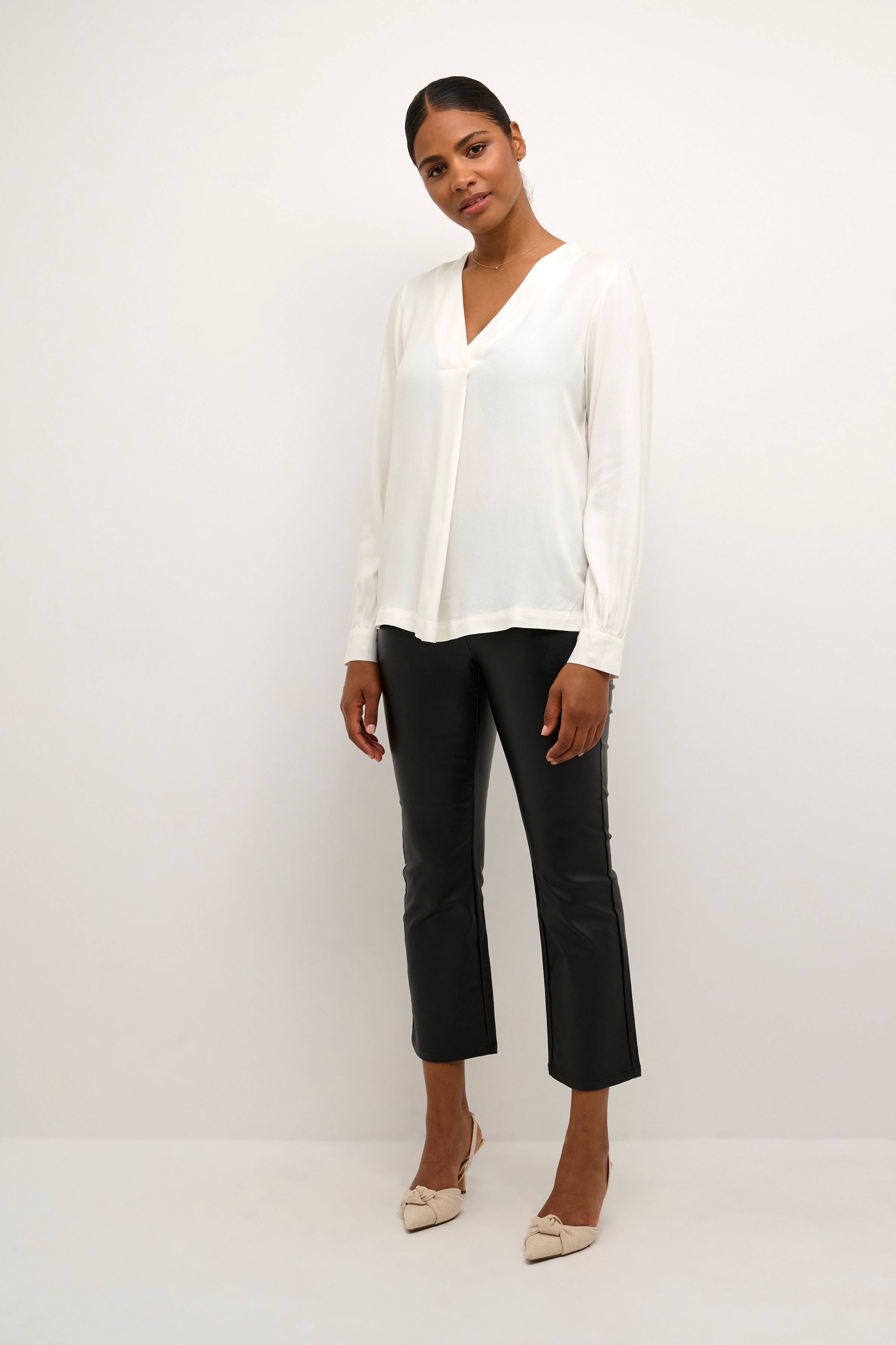 KAkelly Bluse LOOKBOOK FRONT 10507689-110602