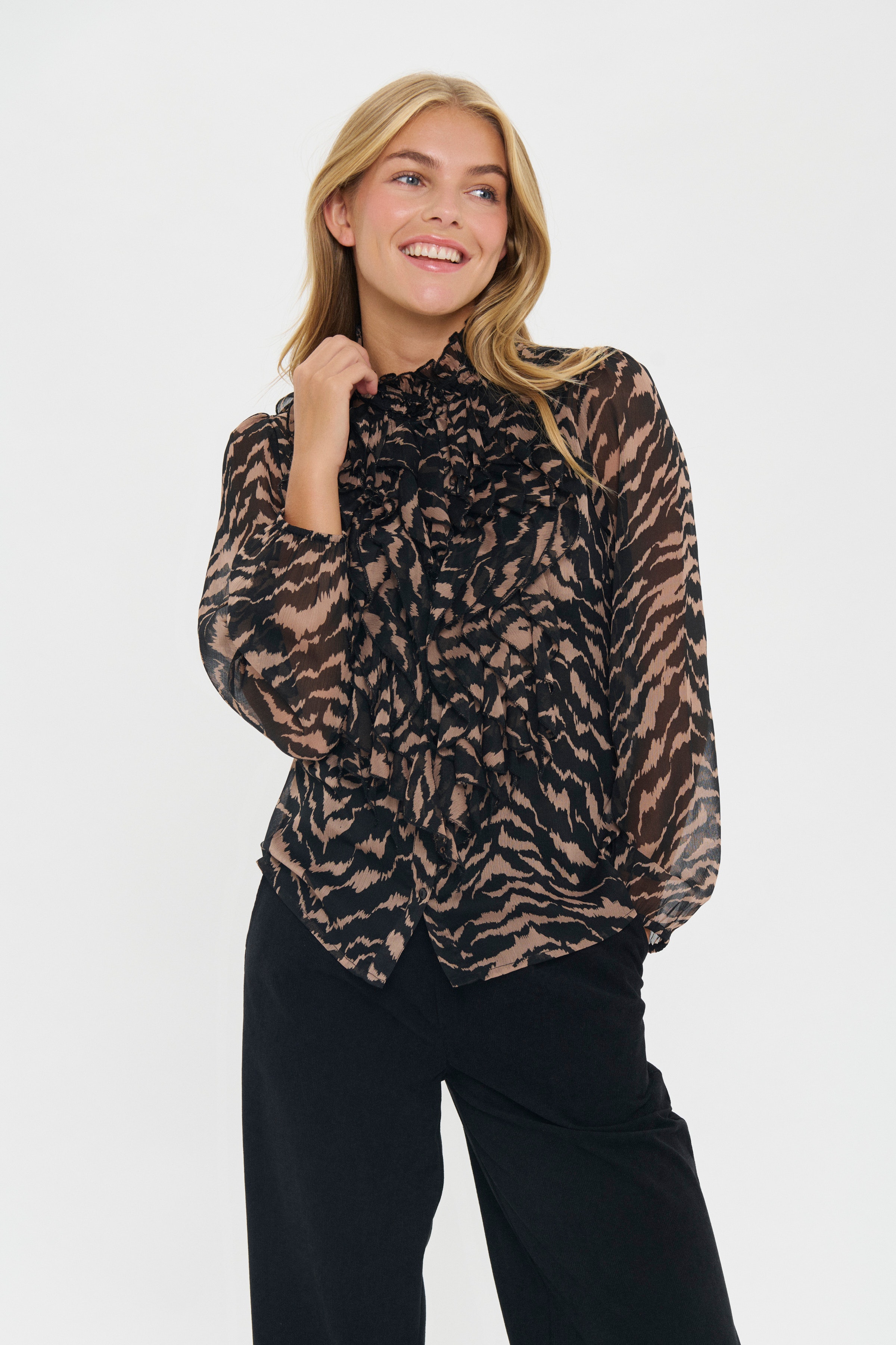 LiljaSZ Skjorte LOOKBOOK FRONT 30512627-304346