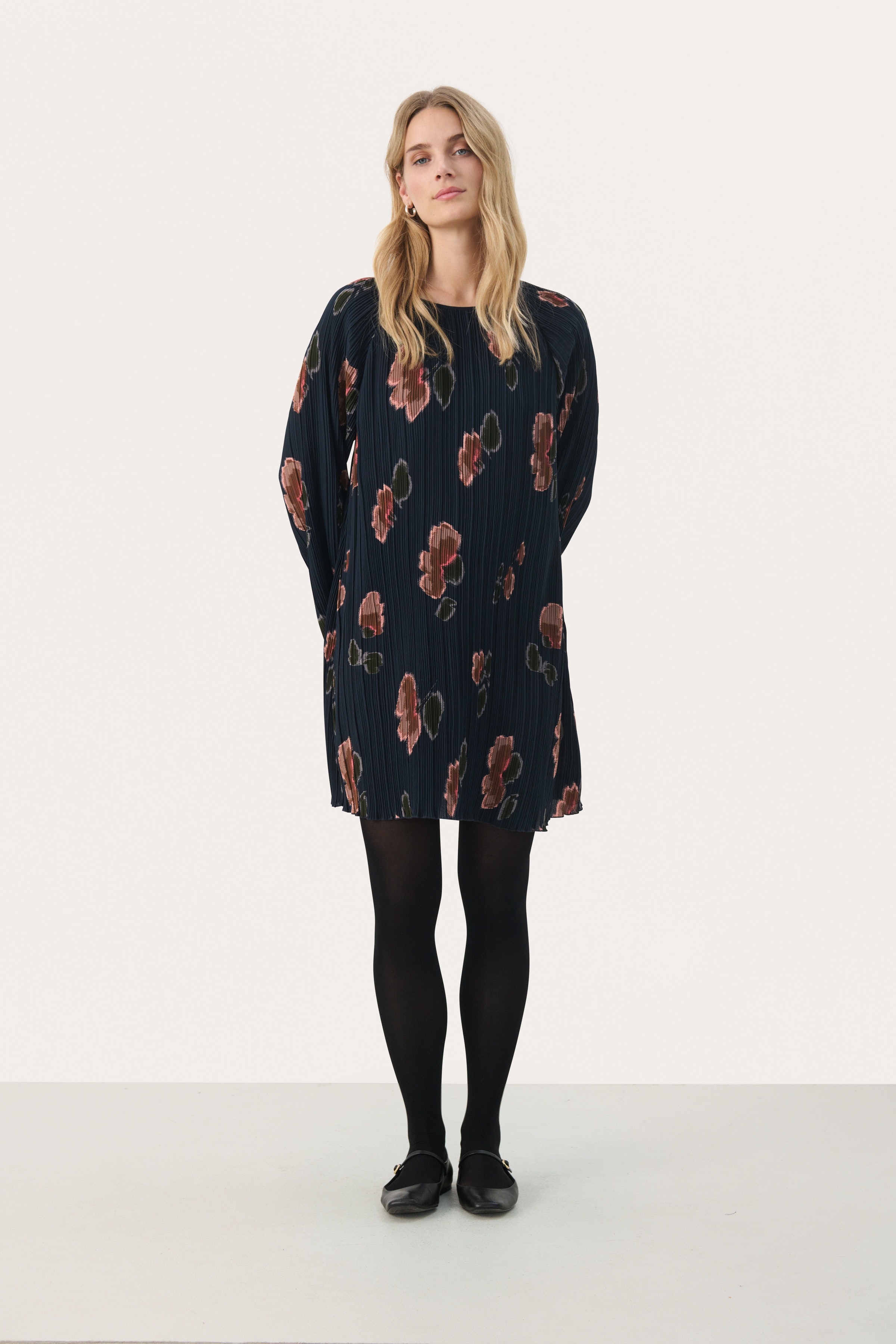 MilanasPW Klänning LOOKBOOK FRONT 30309529-303394