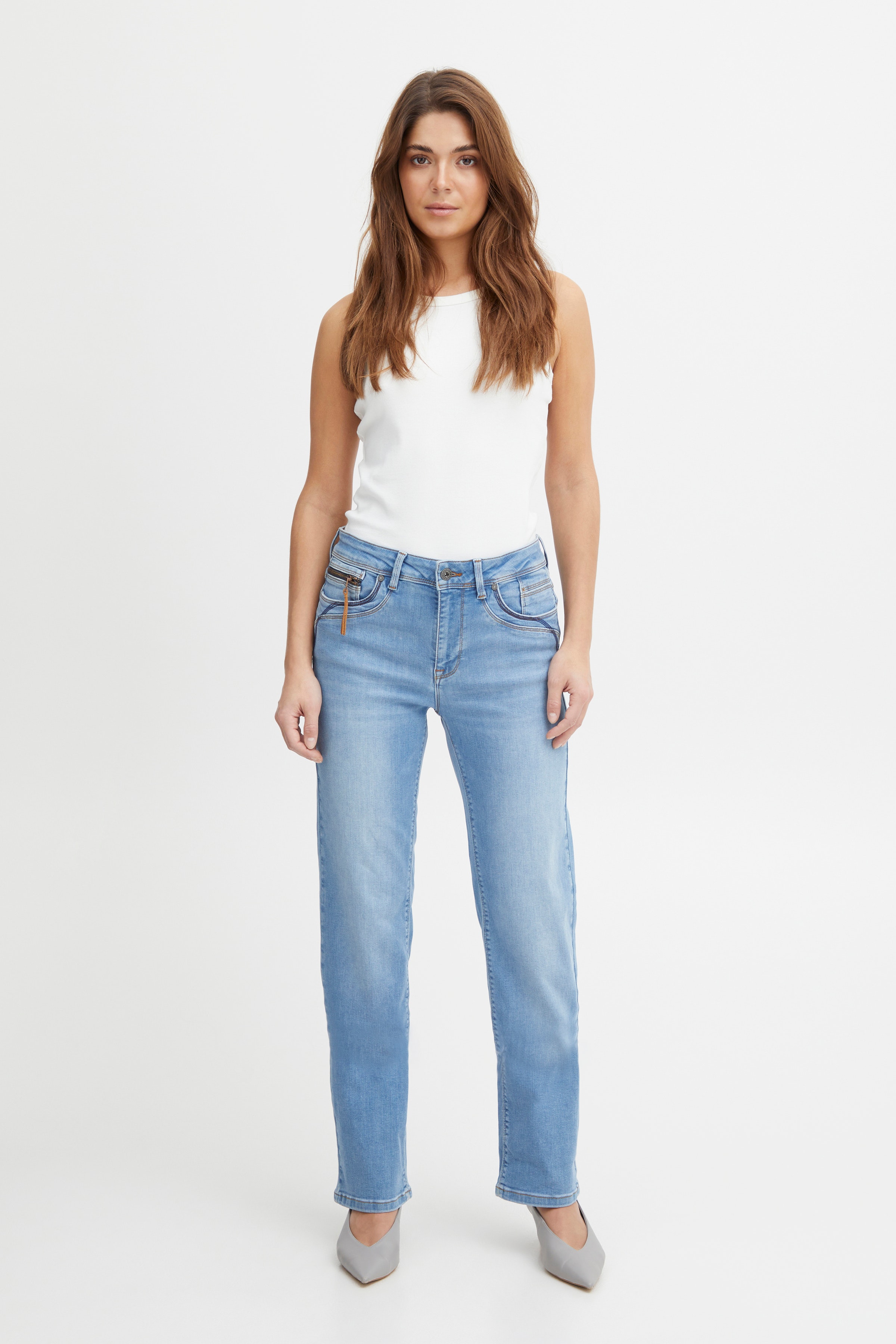 PZKAROLINA HW Jeans Straight Leg LOOKBOOK FRONT 50205580-200008