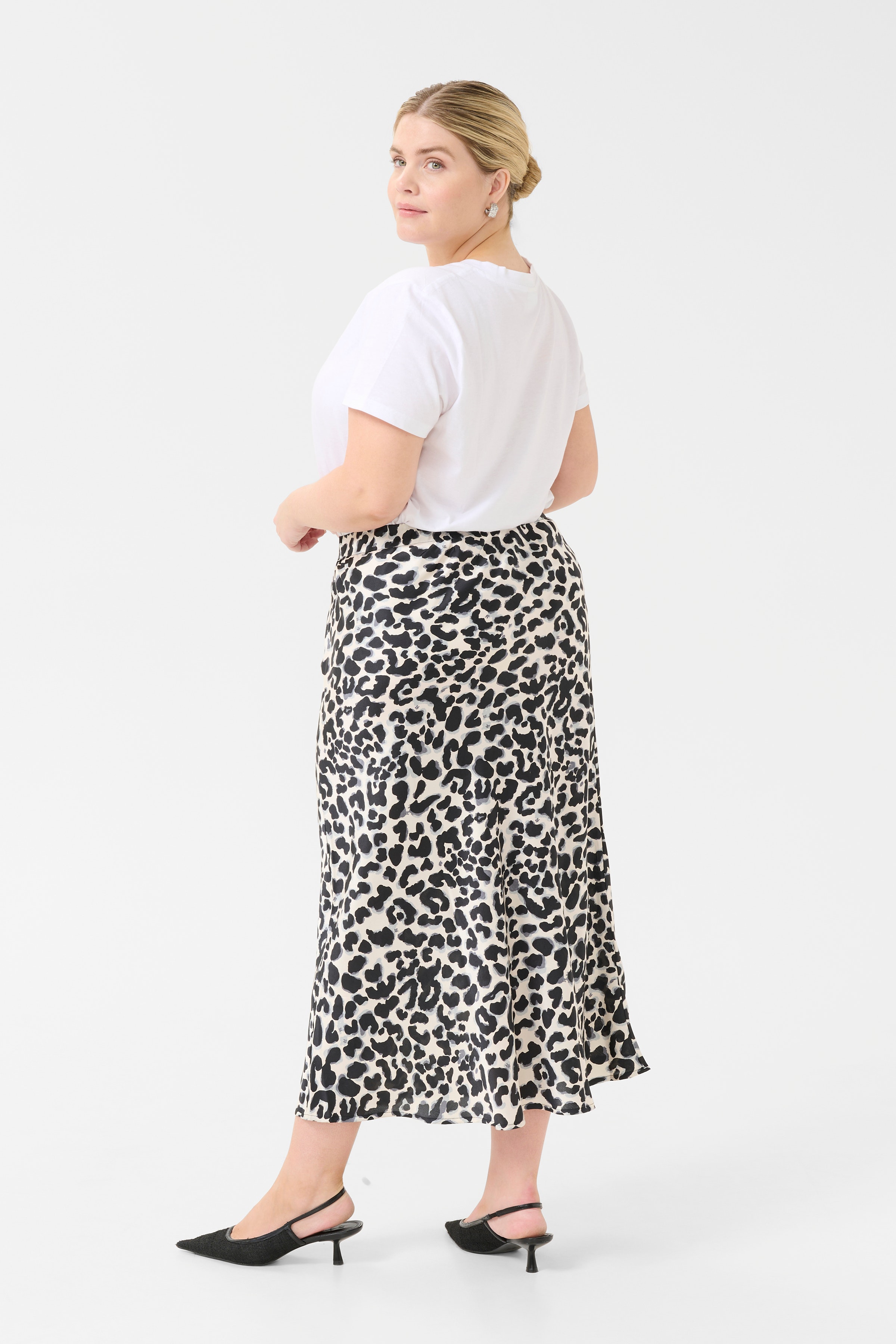 KCjuna Leopard Skirt LOOKBOOK BACK 10583322-107798