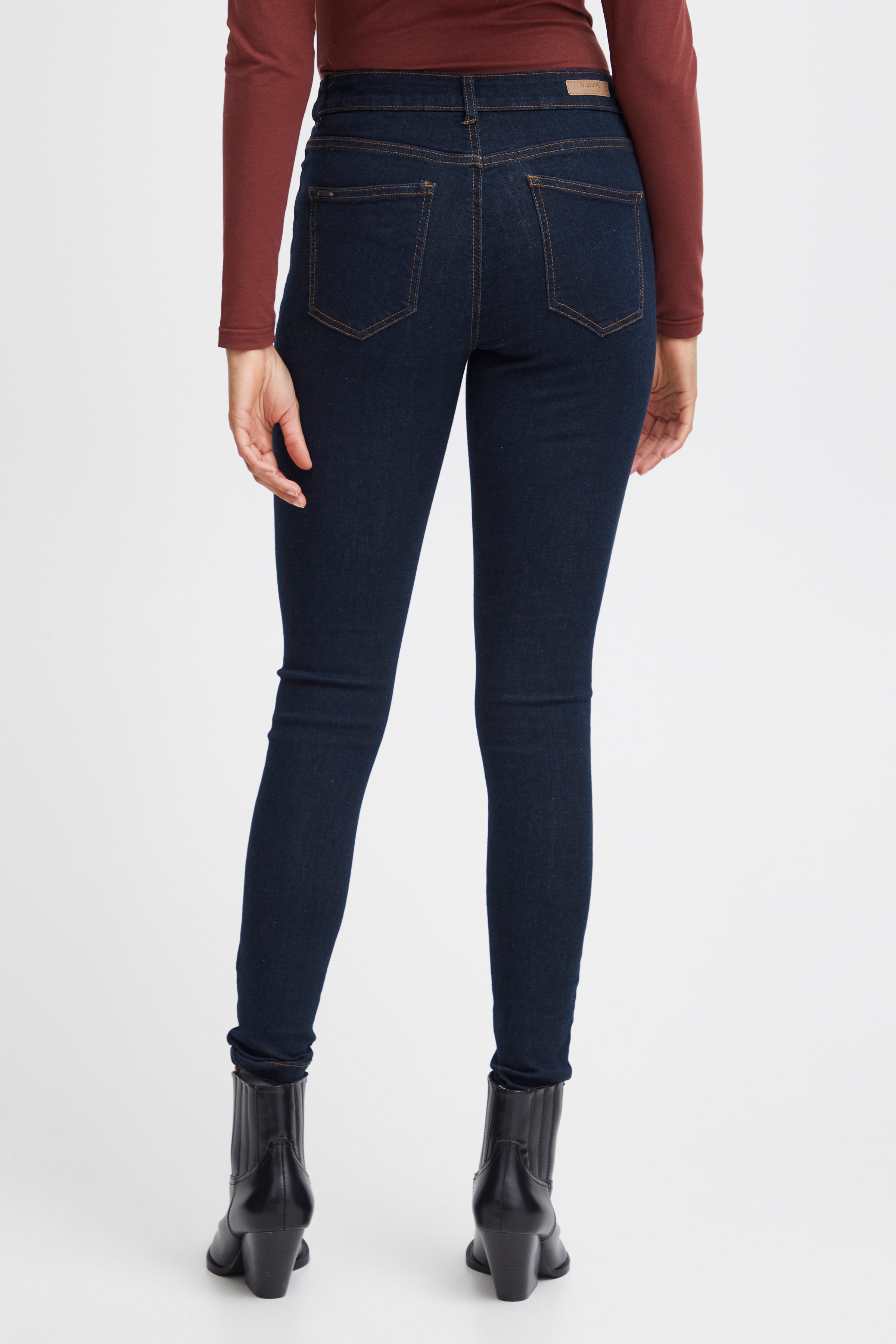 Lola Jeans LOOKBOOK FRONT 20803214-200462