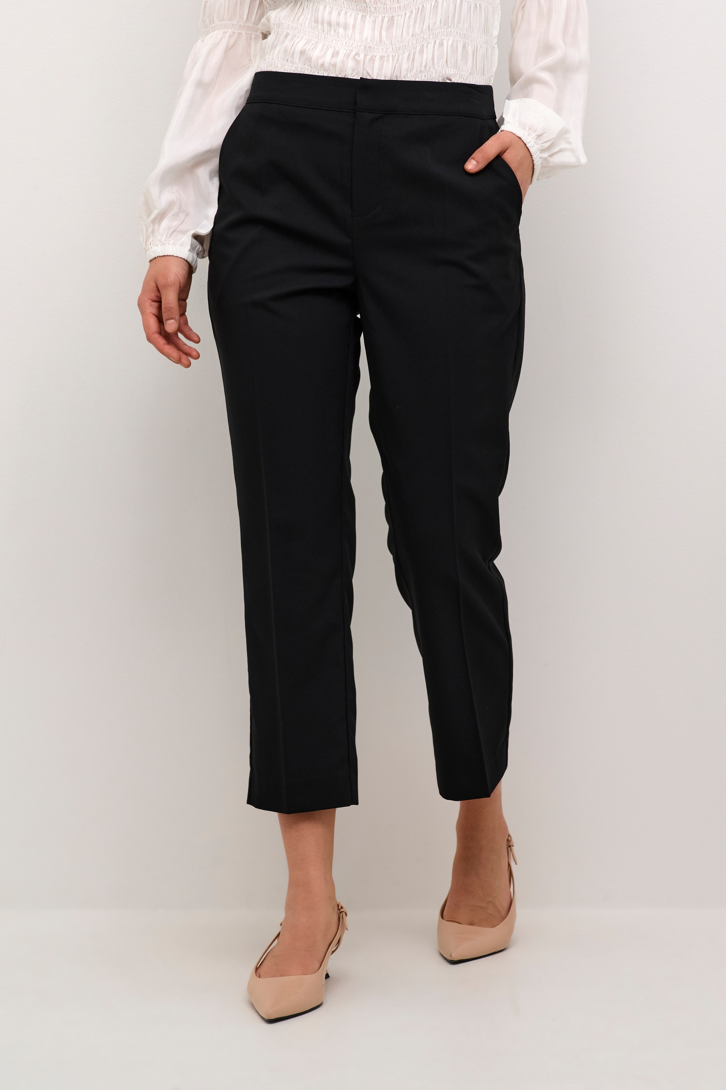 CRWanne Trousers LOOKBOOK FRONT 10612780-100120