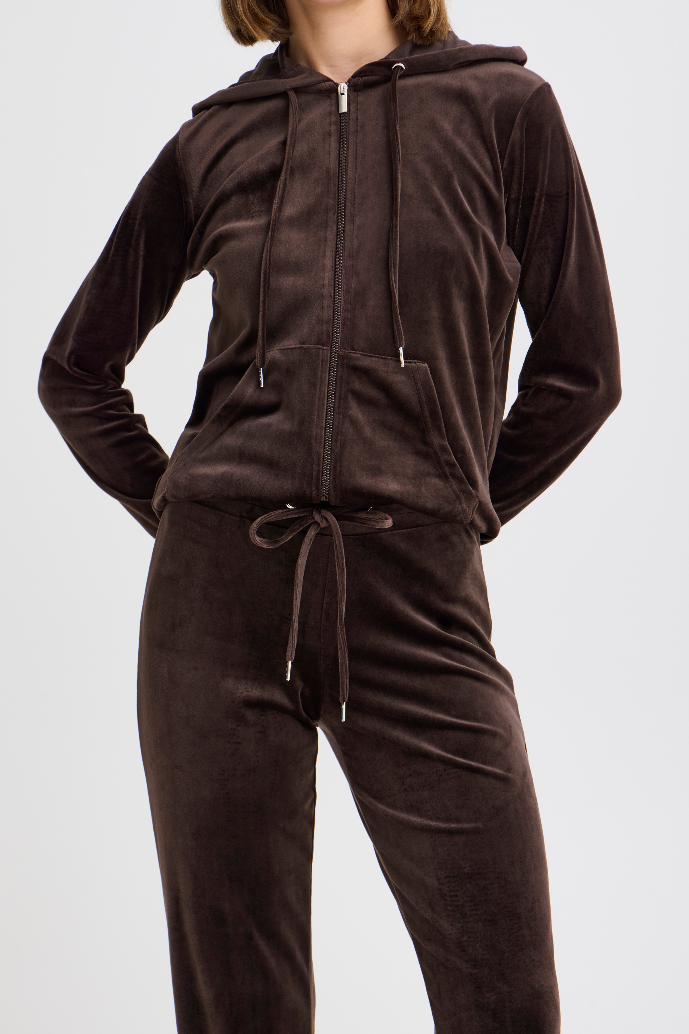 BYMITZA Jogging suit LOOKBOOK DETAIL 20810786-190915