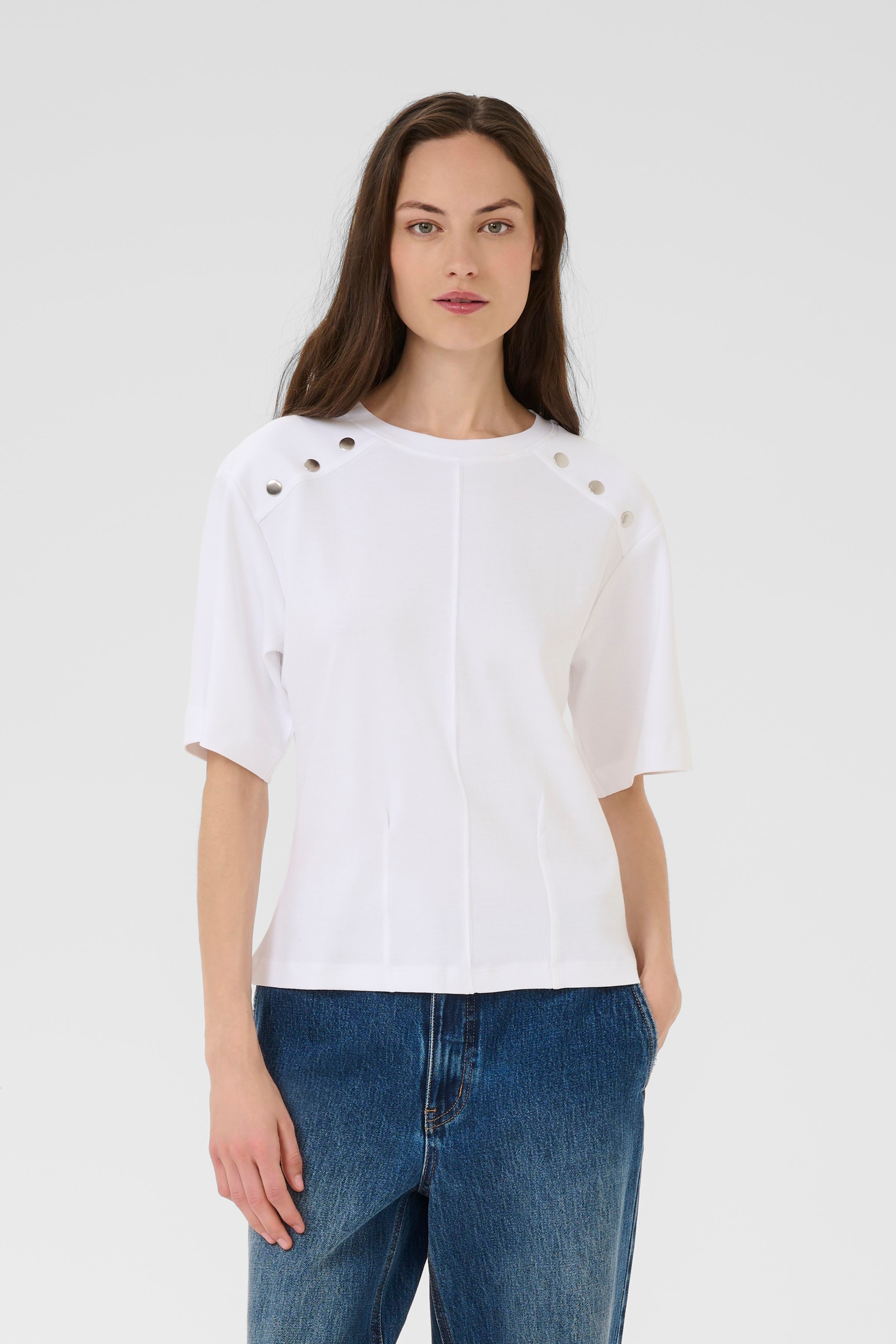 KBDella T-shirt LOOKBOOK FRONT 10105772-110601