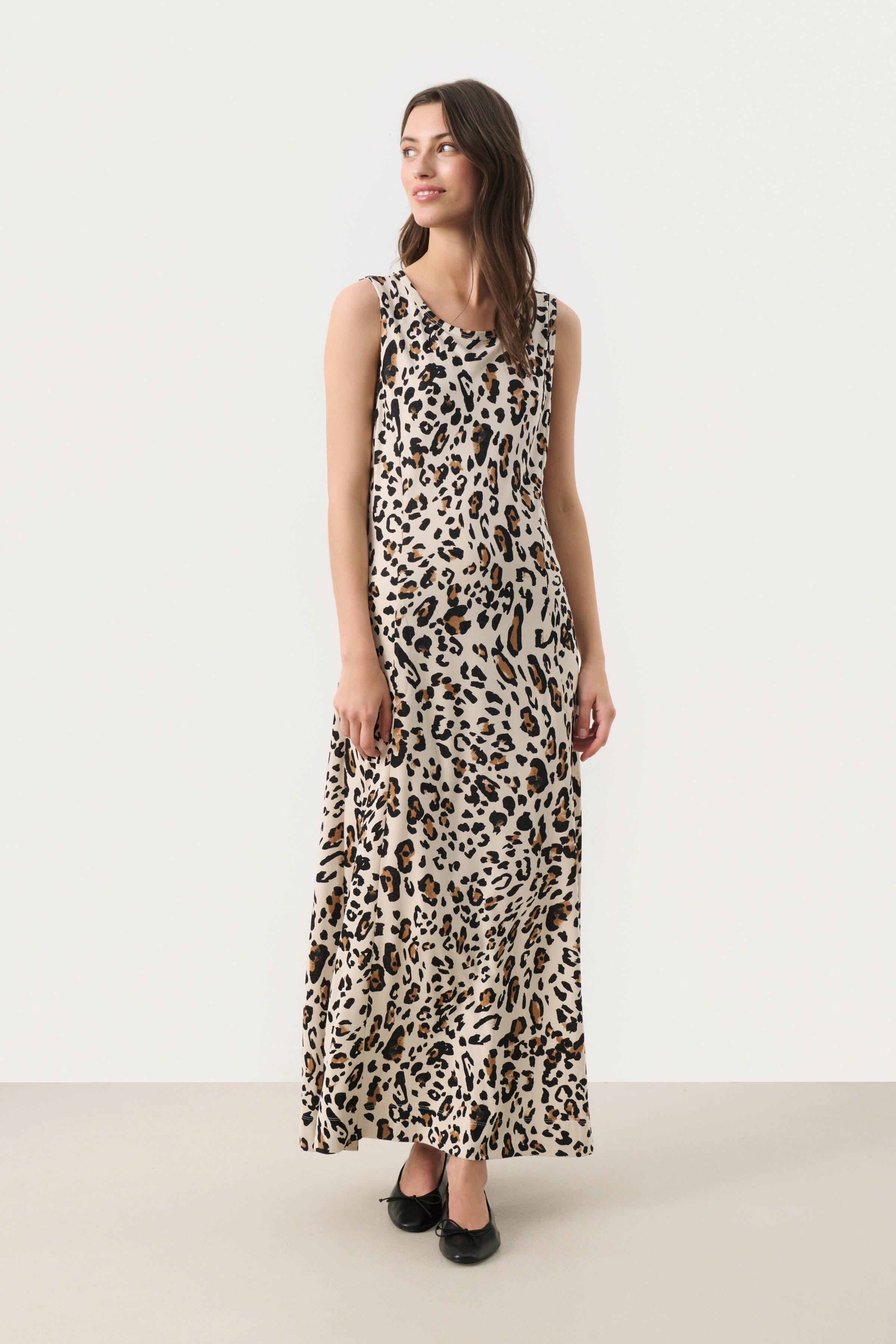 ThelmaPW Jurk LOOKBOOK FRONT 30309845-303987