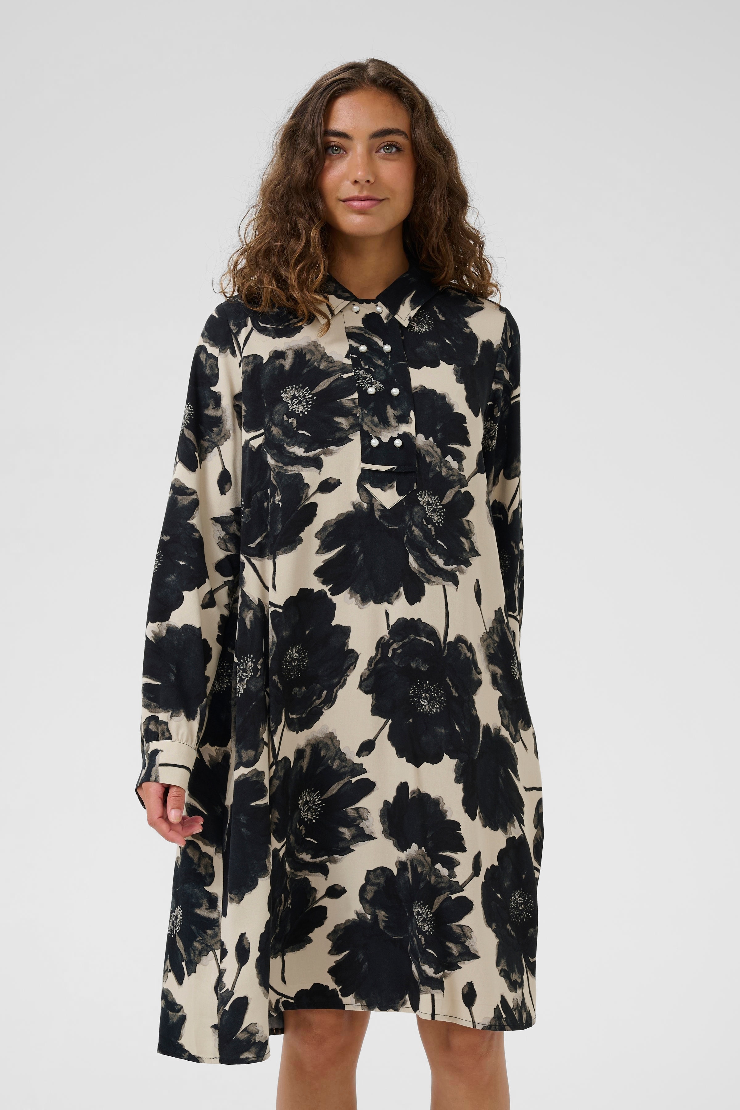 CUrachel Kjole LOOKBOOK FRONT 50112378-108570