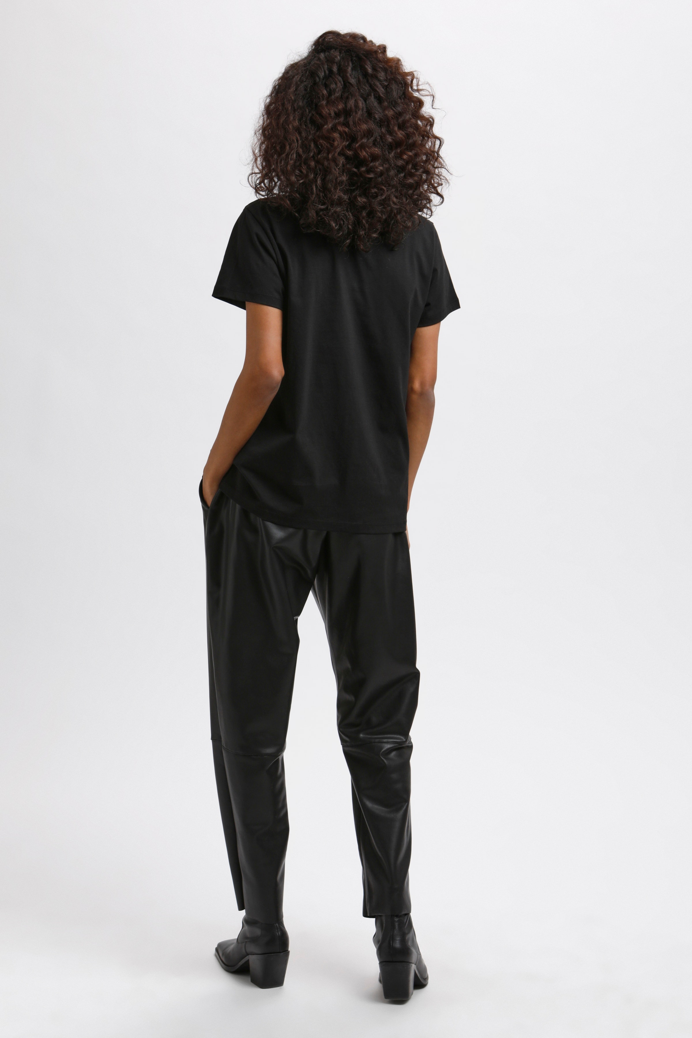 KAmira T-shirt LOOKBOOK BACK 10505807-100121