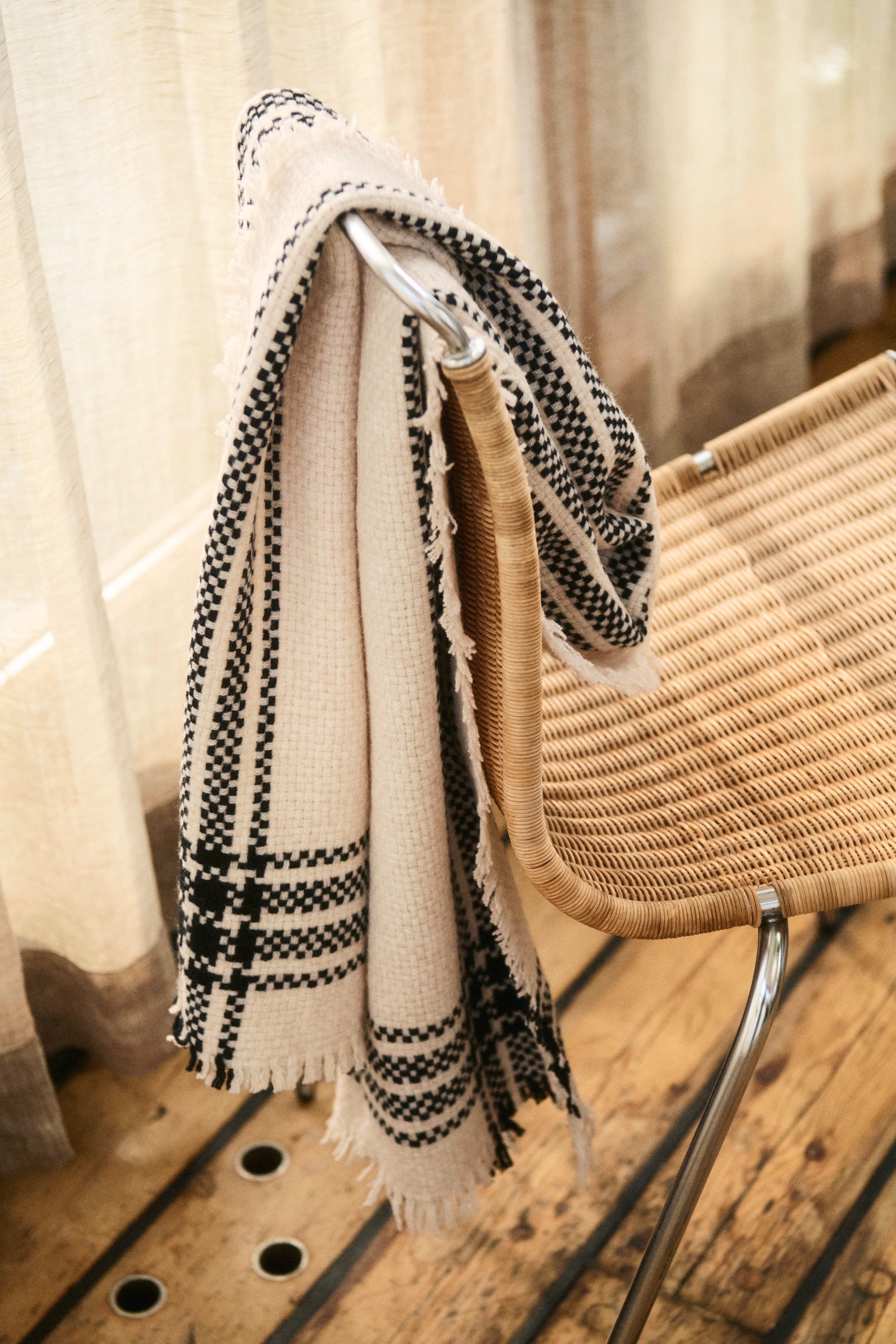 VanyaPW Scarf LOCATION NONE 30310254-304485