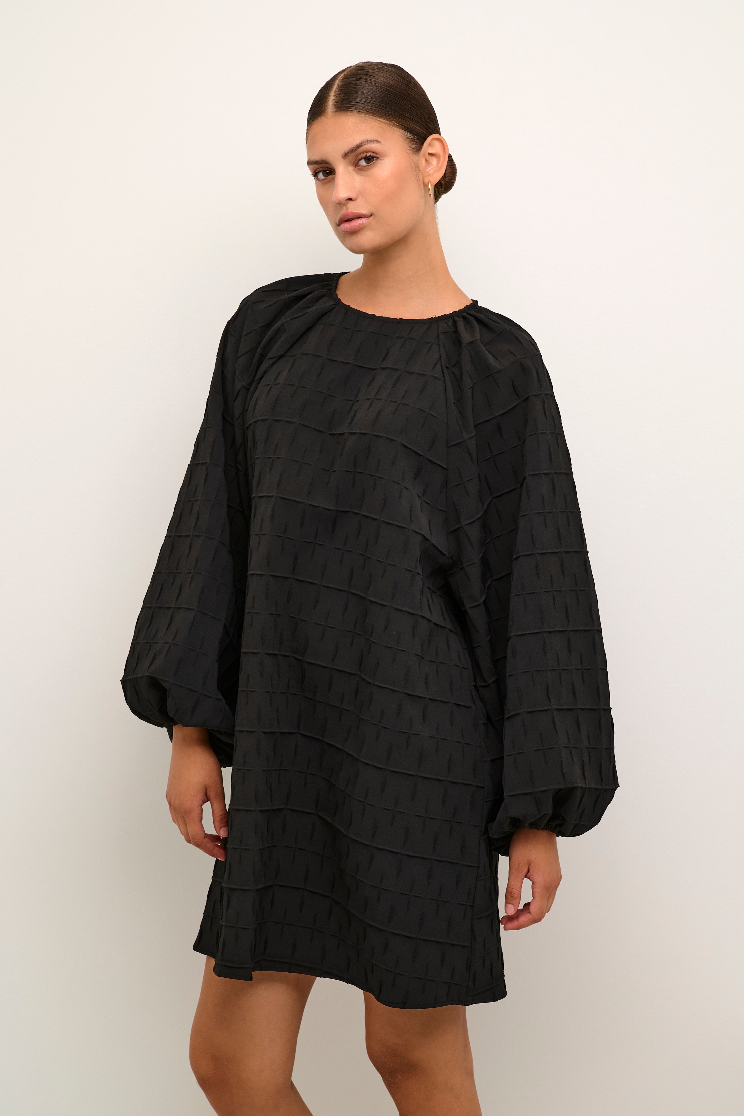 LeiaKB Klänning LOOKBOOK FRONT 10104814-194008