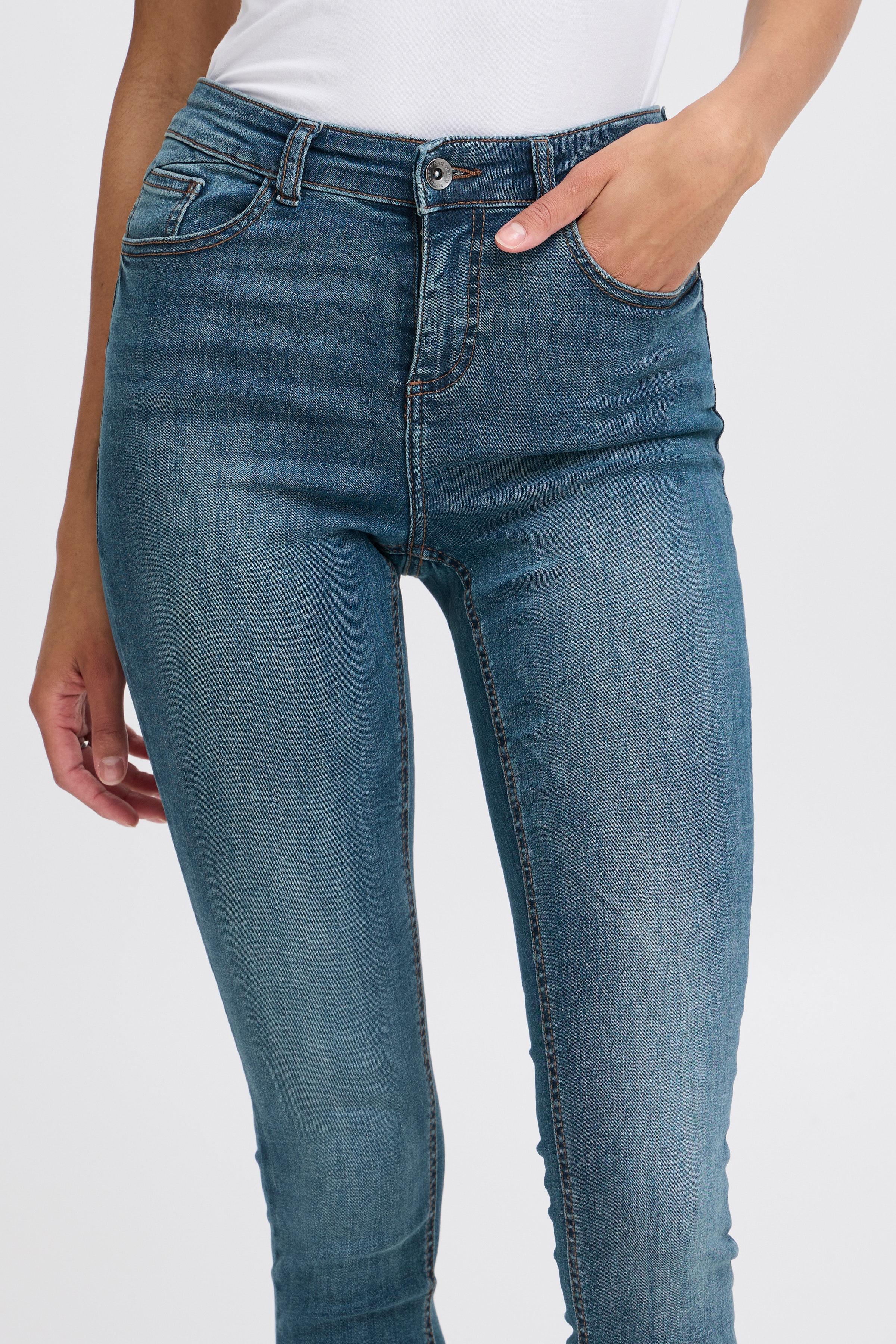 Lola Jeans LOOKBOOK DETAIL 20803214-80946