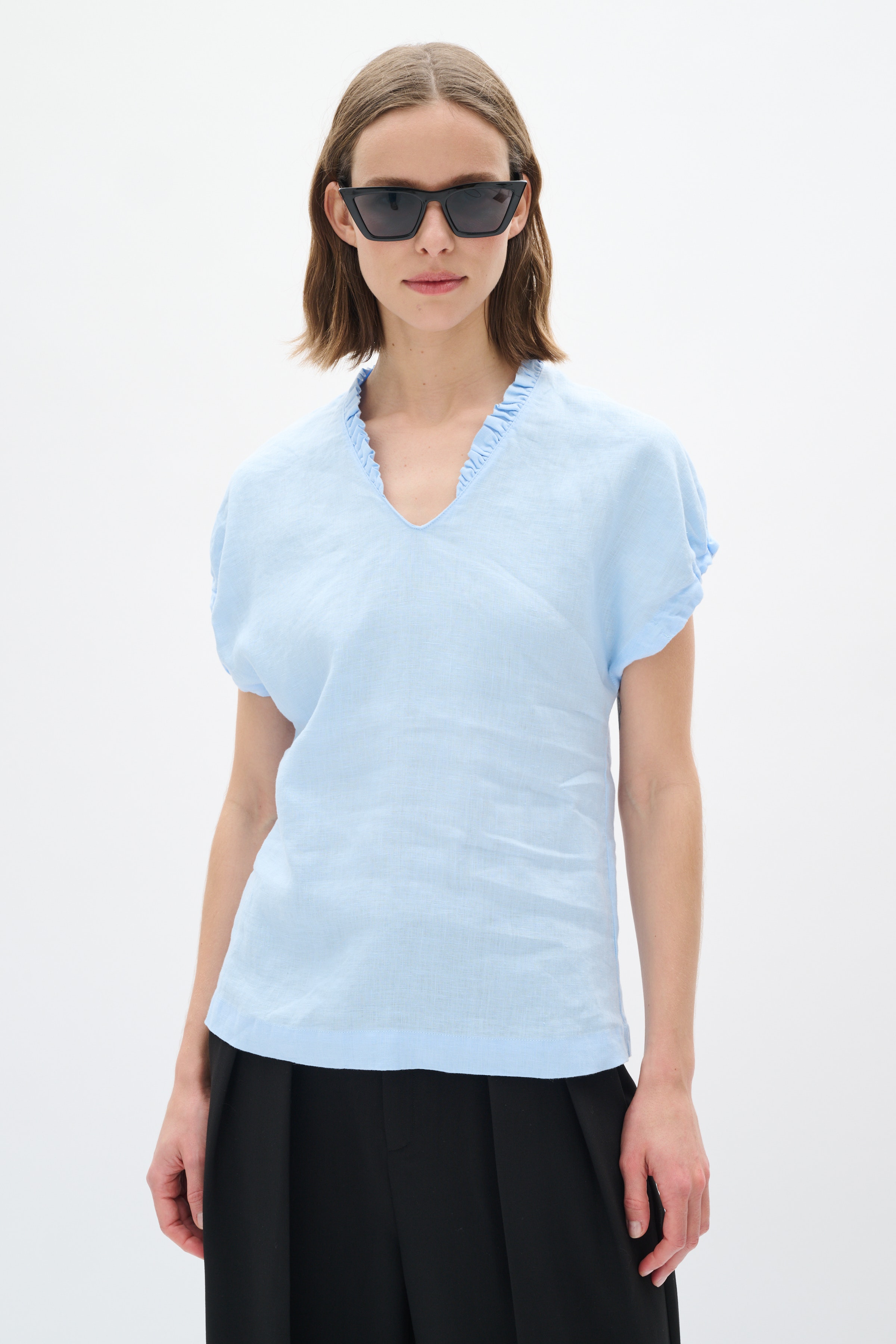 RigittaIW Linne Top LOOKBOOK FRONT 30110342-154031