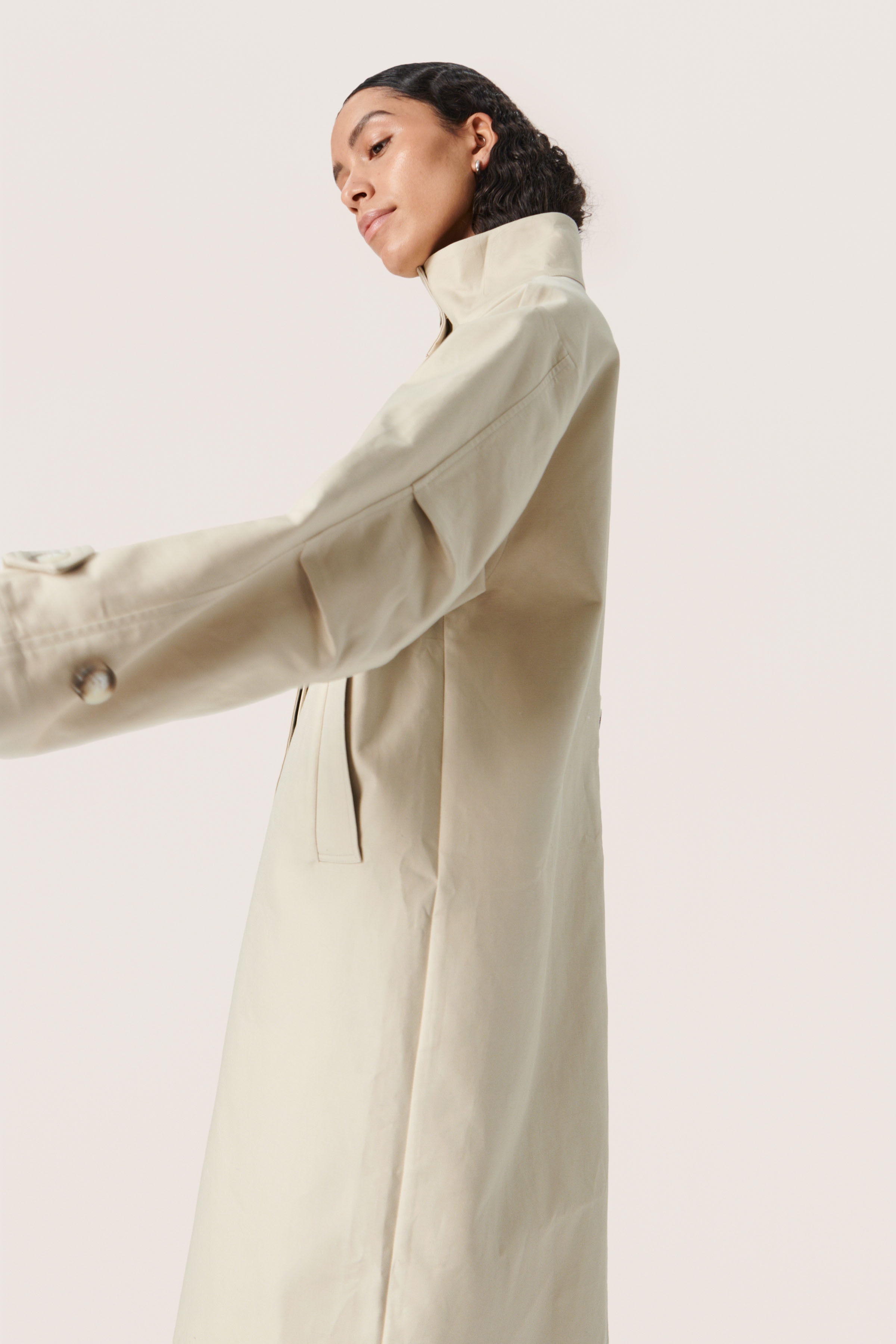 SLCade Trenchcoat LOOKBOOK FRONT 30406792-151305