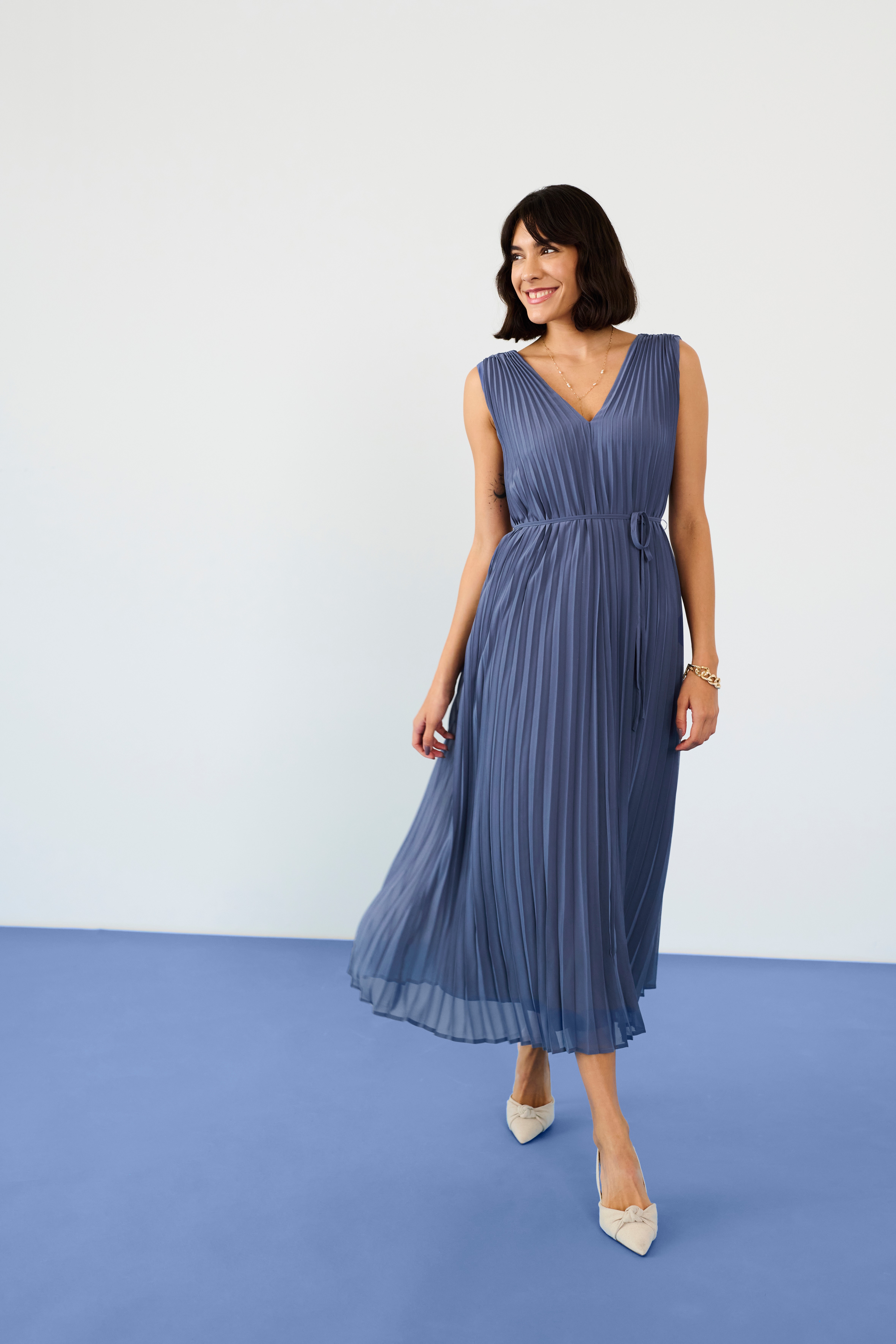 KAmelle Robe LOCATION NONE 10508884-193928