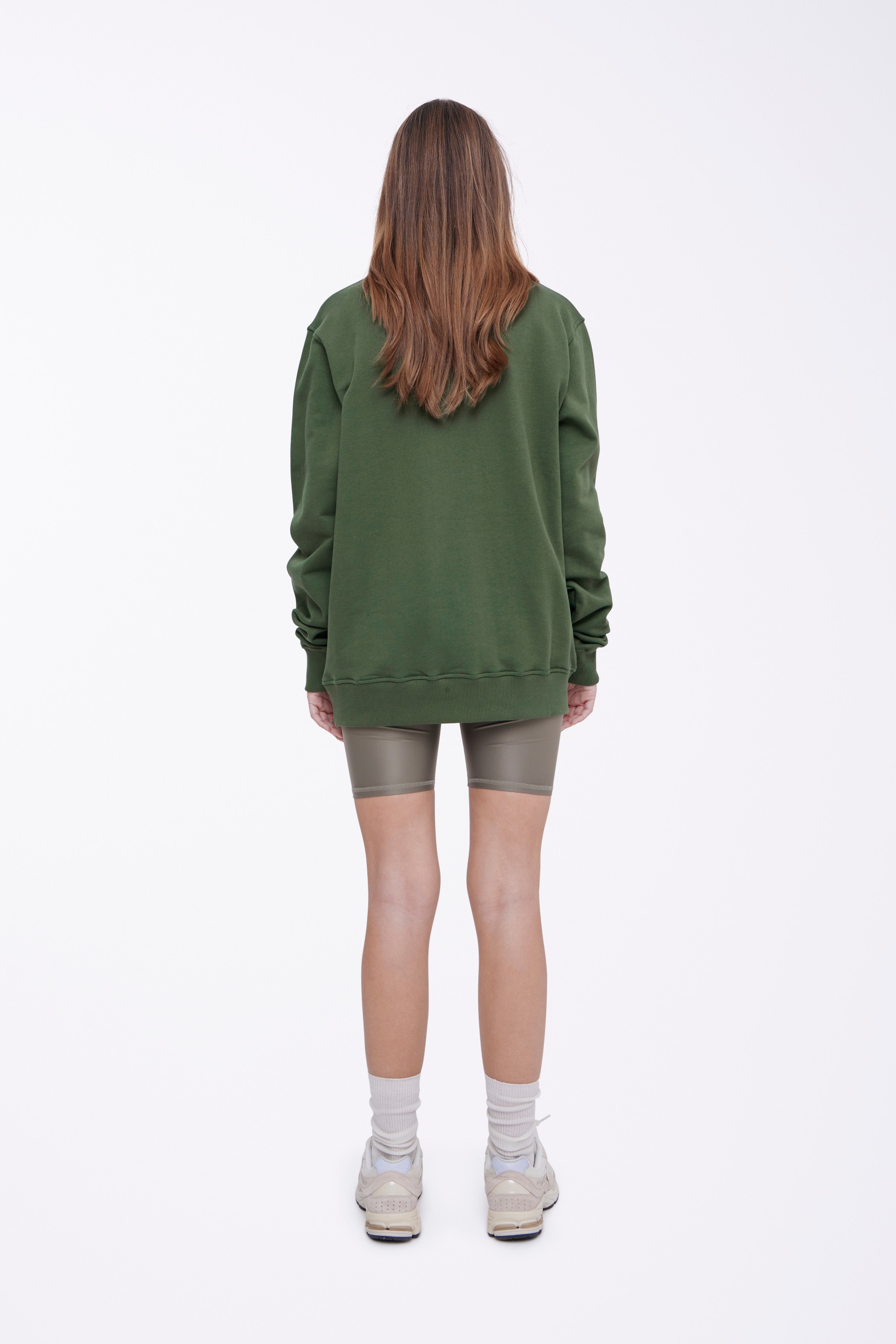 L. TAYLOR SWEATSHIRT LOOKBOOK BACK 50400052-195511