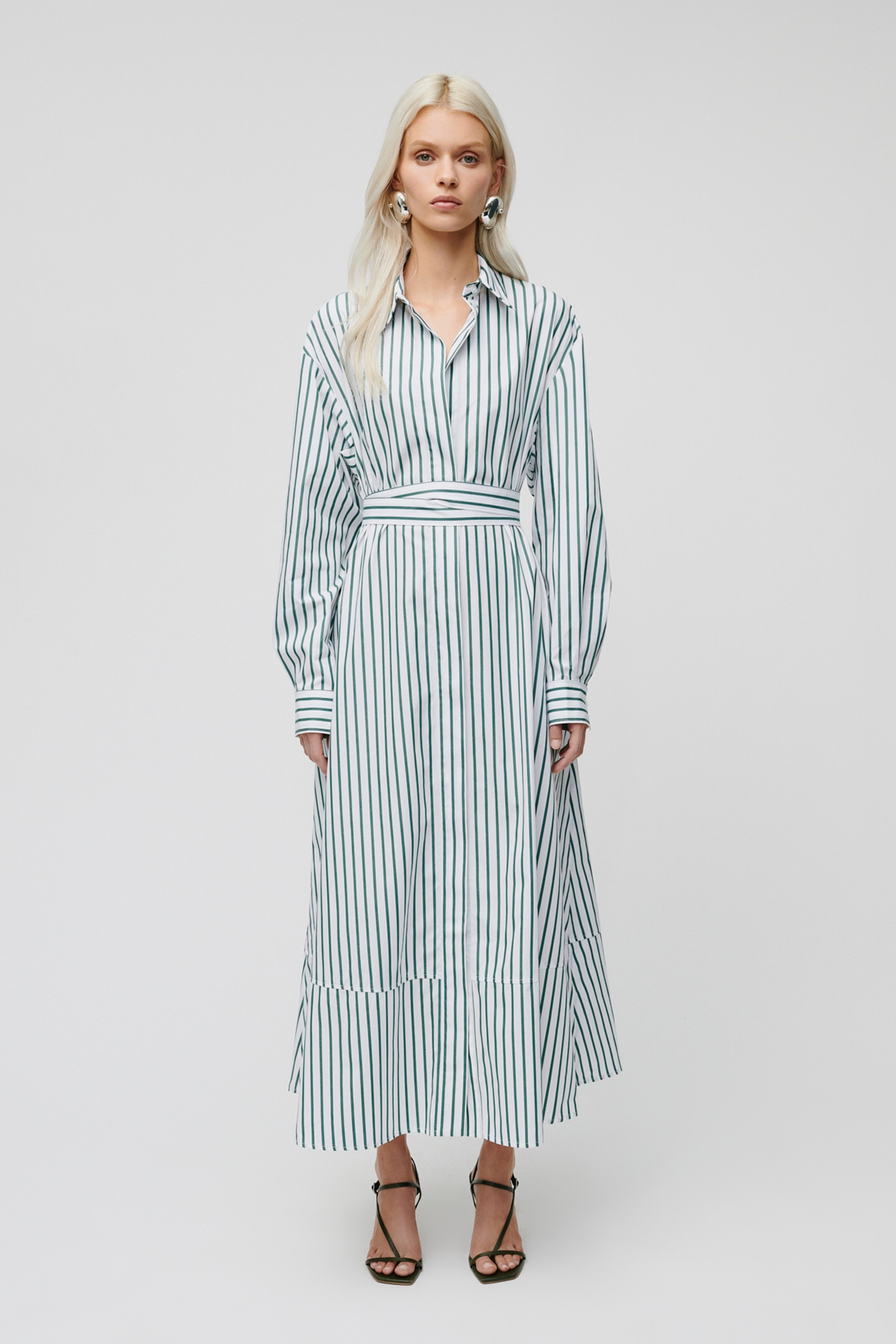 DINA Kjole LOOKBOOK FRONT 30600407-MC2100