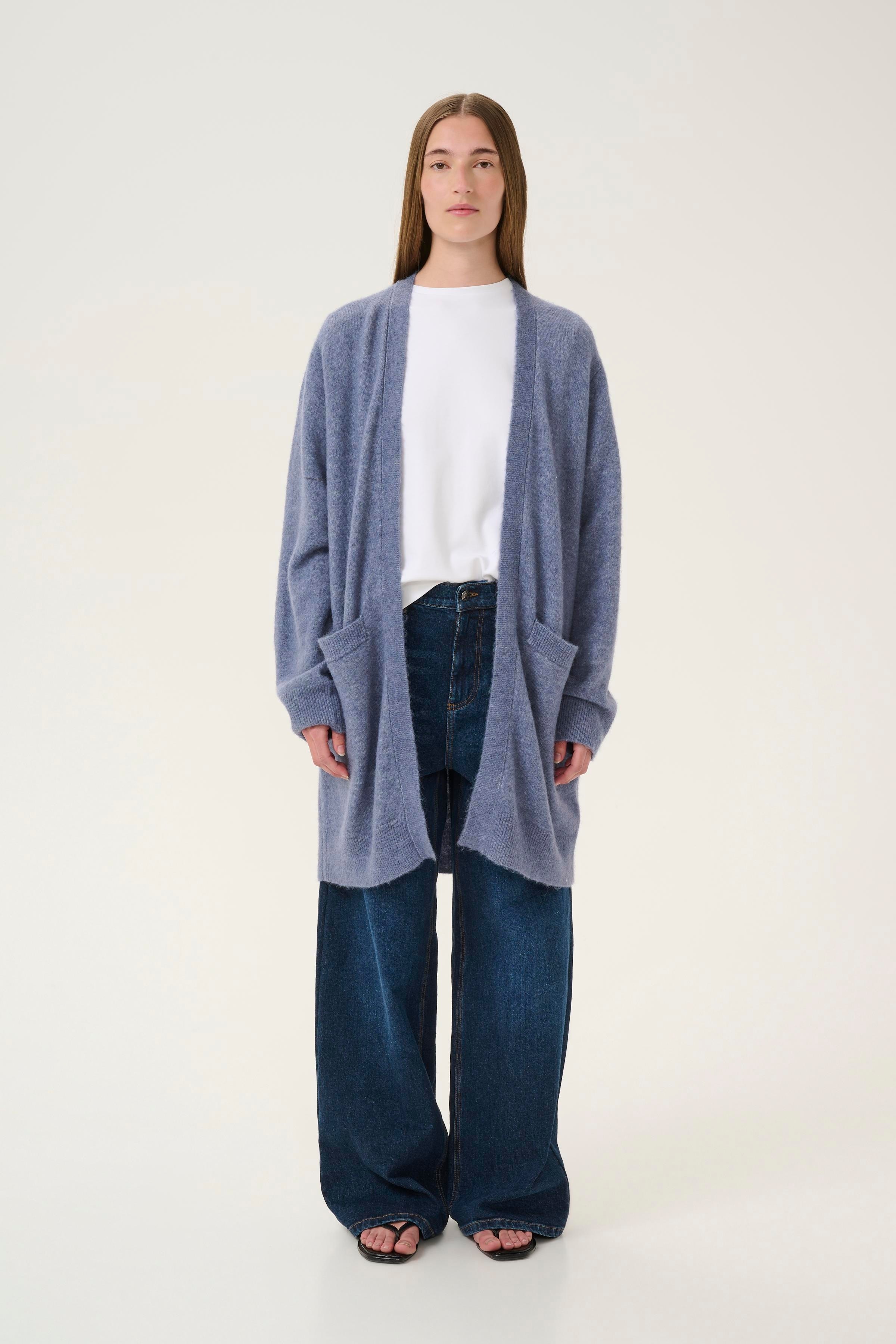 GuniIW Cardigan LOOKBOOK FRONT 30111023-173912