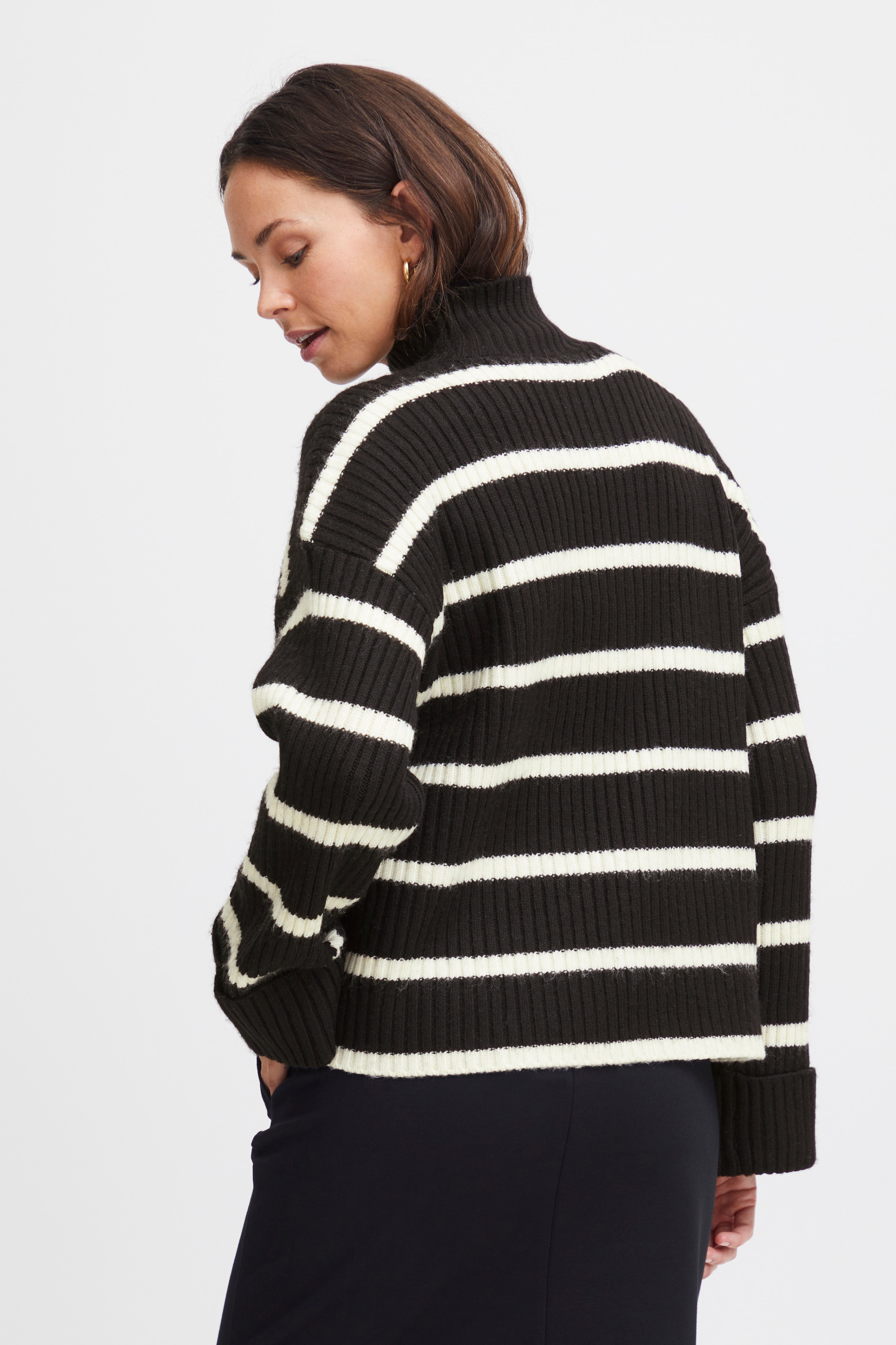 FRELLY Pullover LOOKBOOK FRONT 20612973-200115