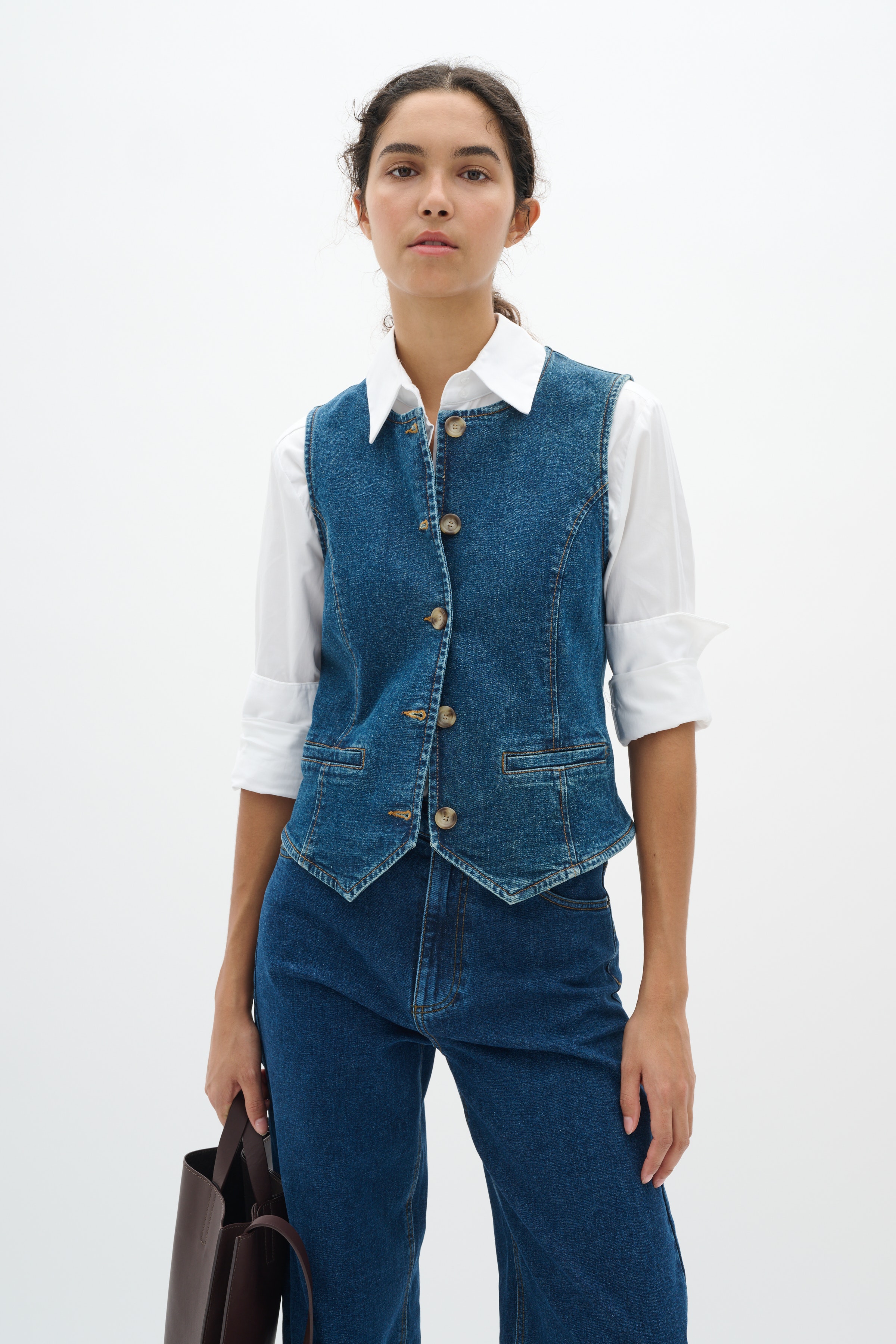 SalineIW Waistcoat LOOKBOOK FRONT 30110317-303349