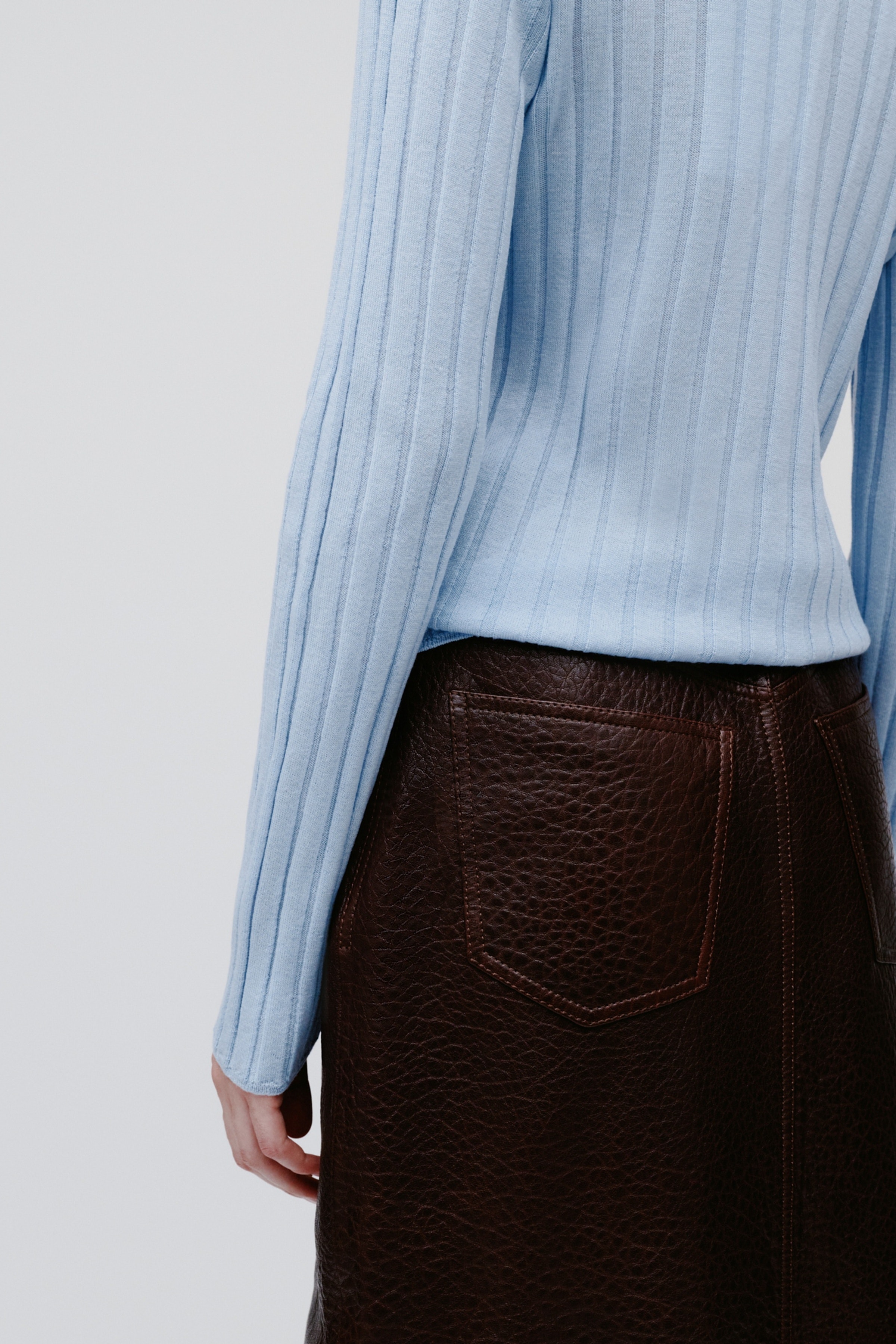 FREDERIKA Pullover LOOKBOOK BACK 30600604-BL832