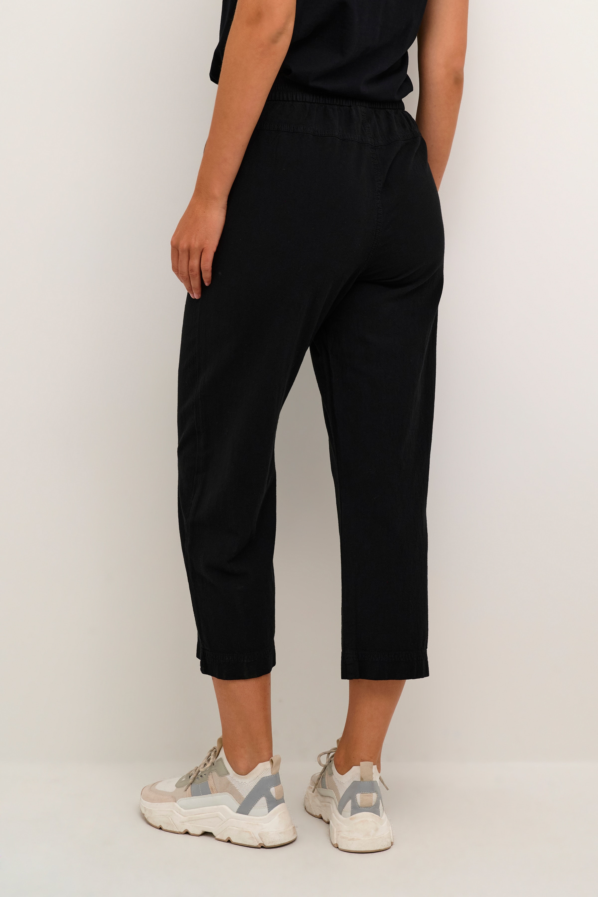 KAnaya Trousers LOOKBOOK BACK 10507418-100121