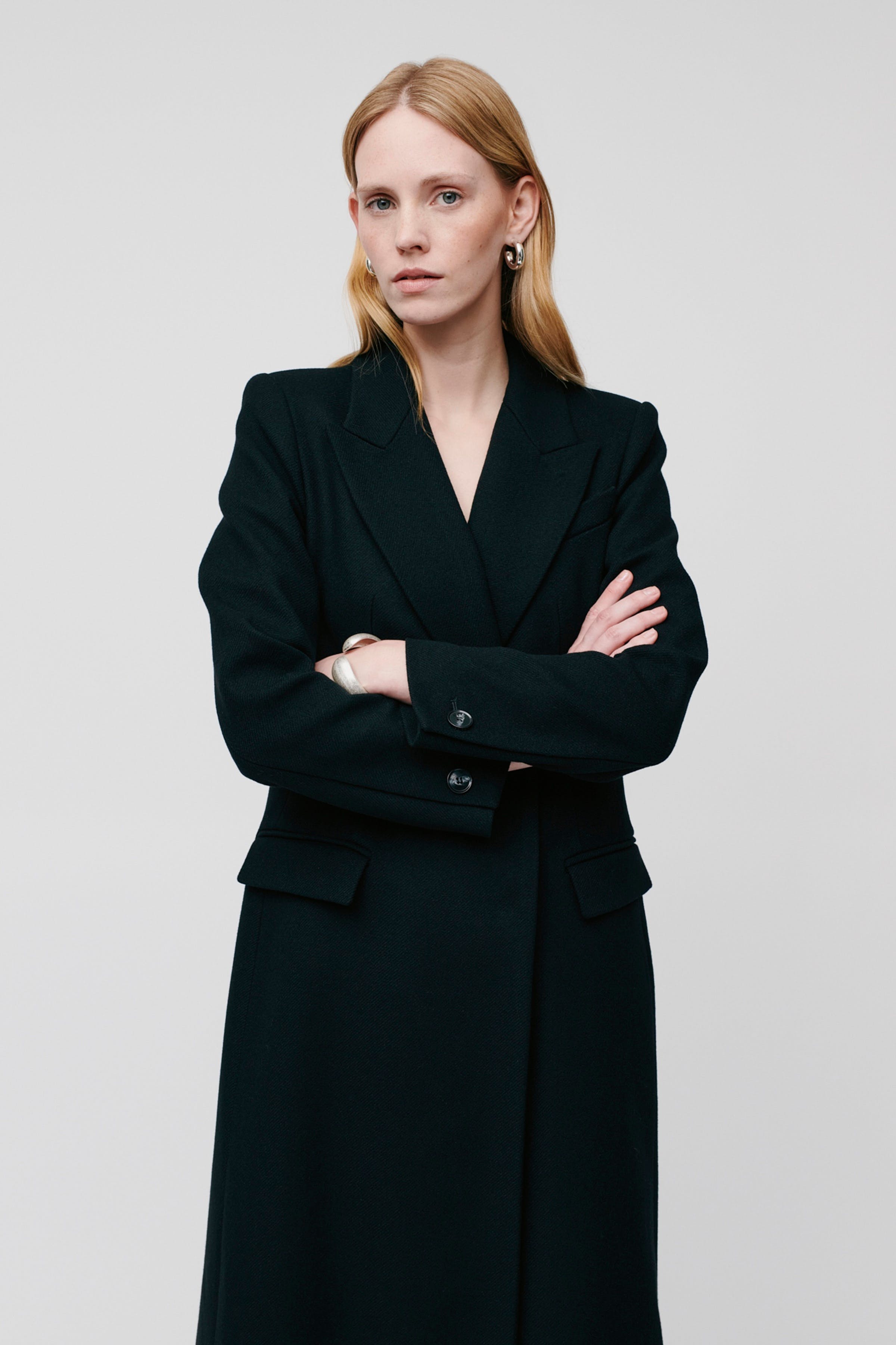 CYNTHIA Coat LOOKBOOK FRONT 30600181-BK999