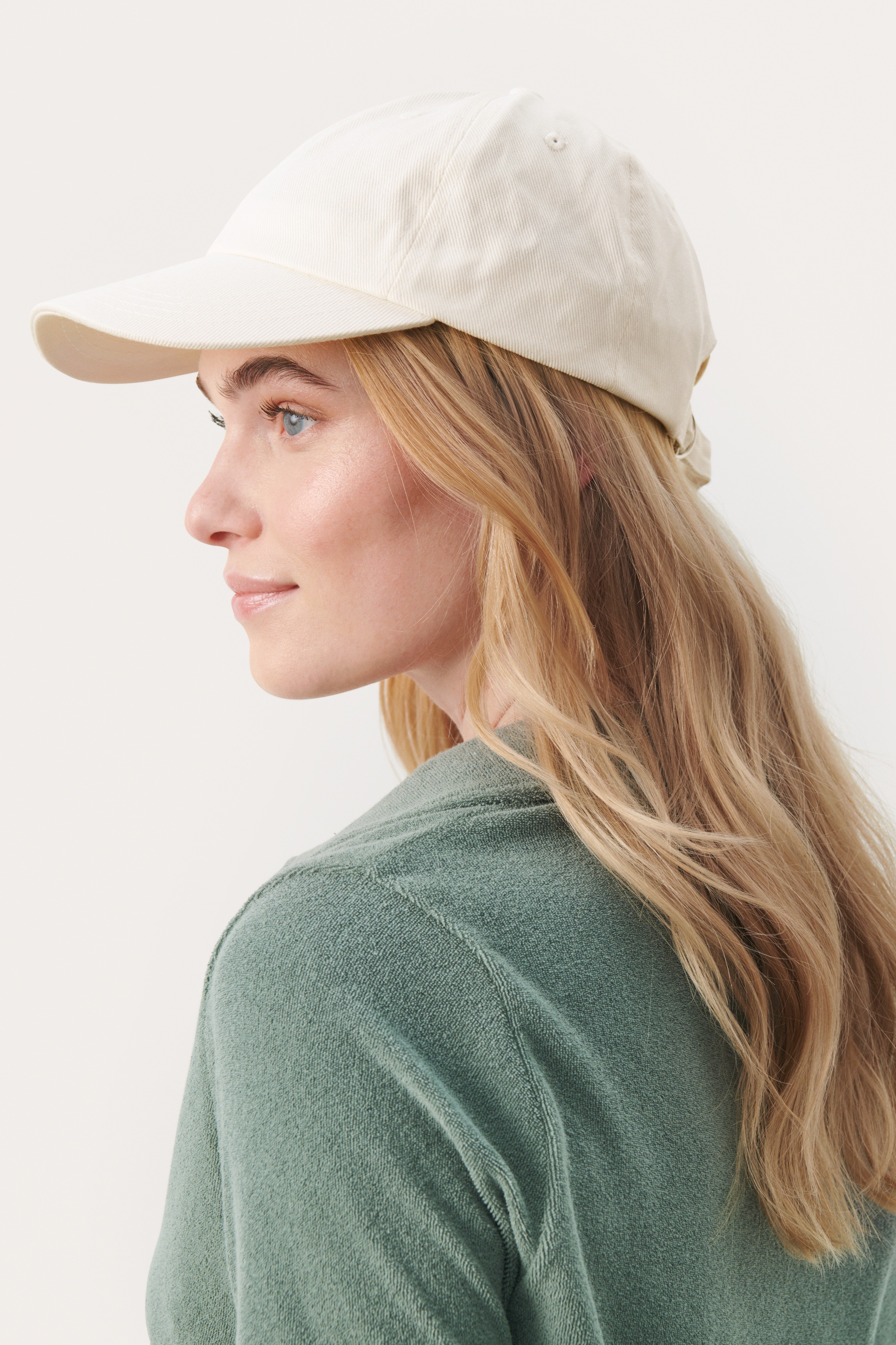 FatanaPW Cap LOOKBOOK BACK 30308704-114801