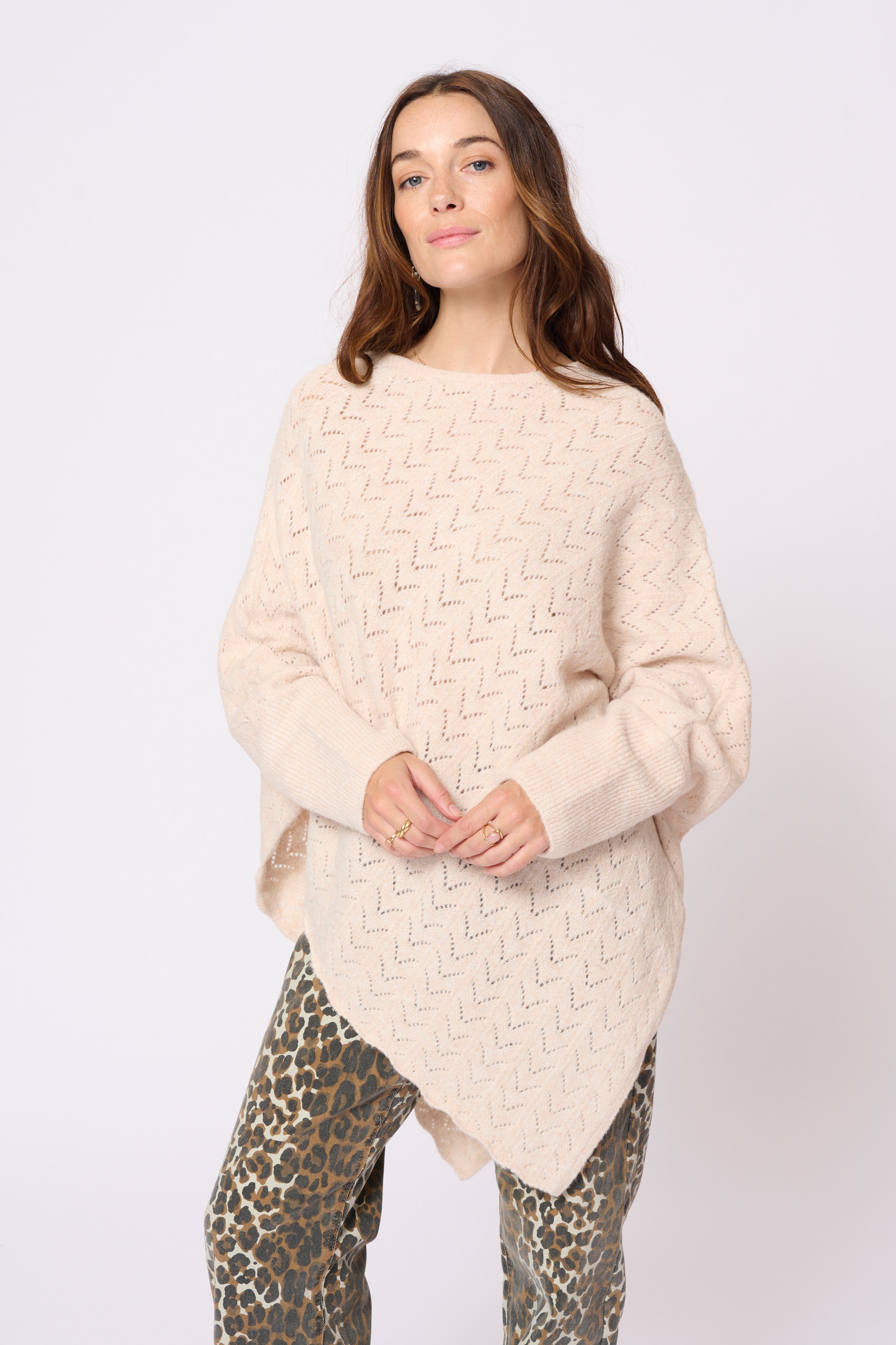 CRHoliday Poncho LOOKBOOK FRONT 10613709-100232