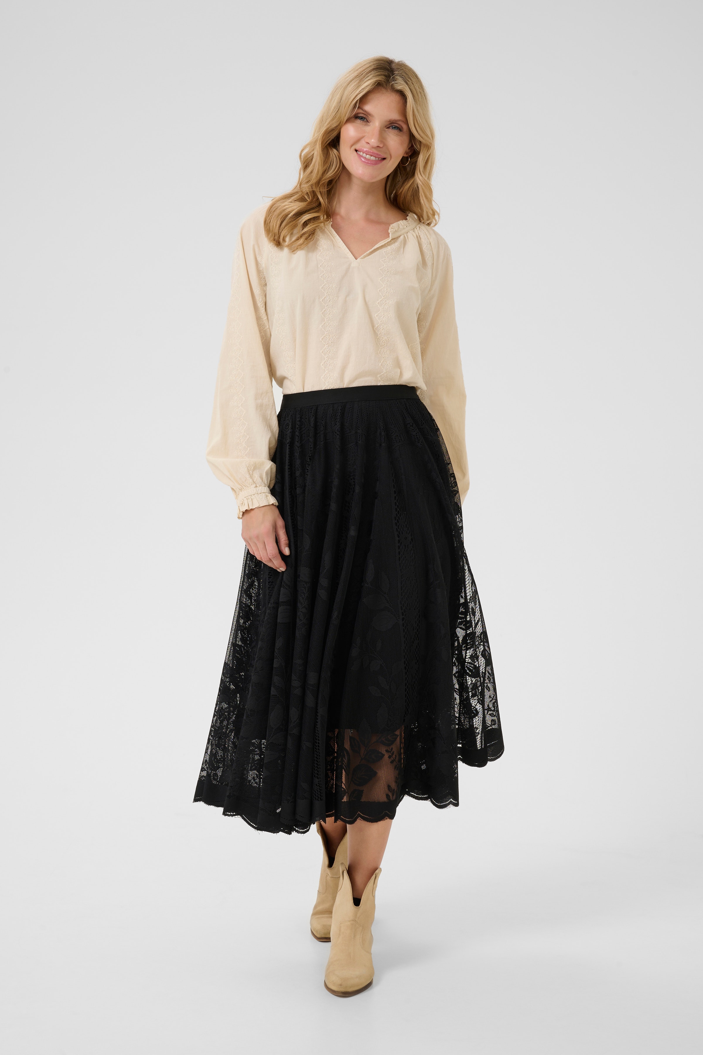 CRLuanna Skirt LOOKBOOK FRONT 10613856-100120