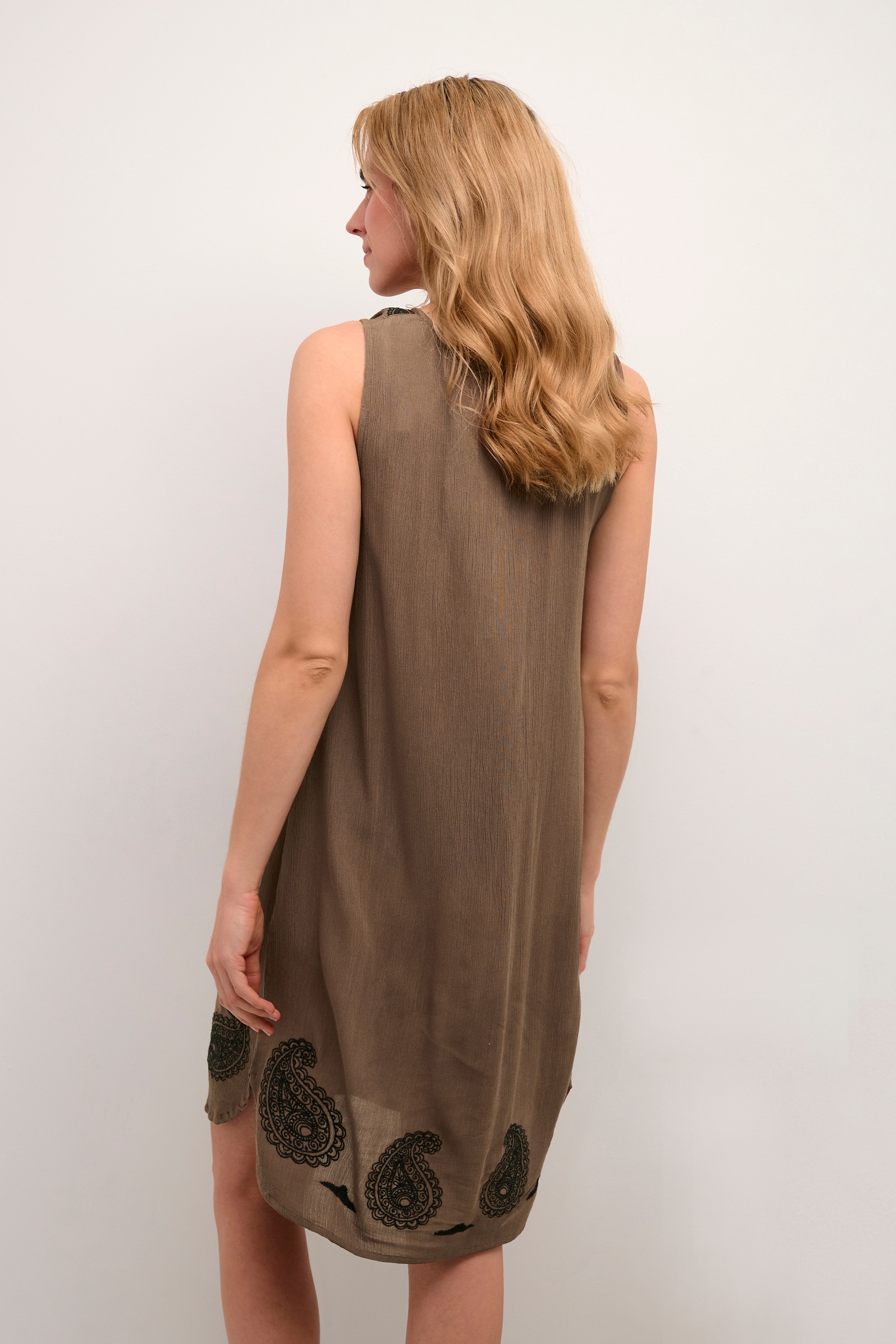 BPyrsa Klänning LOOKBOOK BACK 10590277-190809B