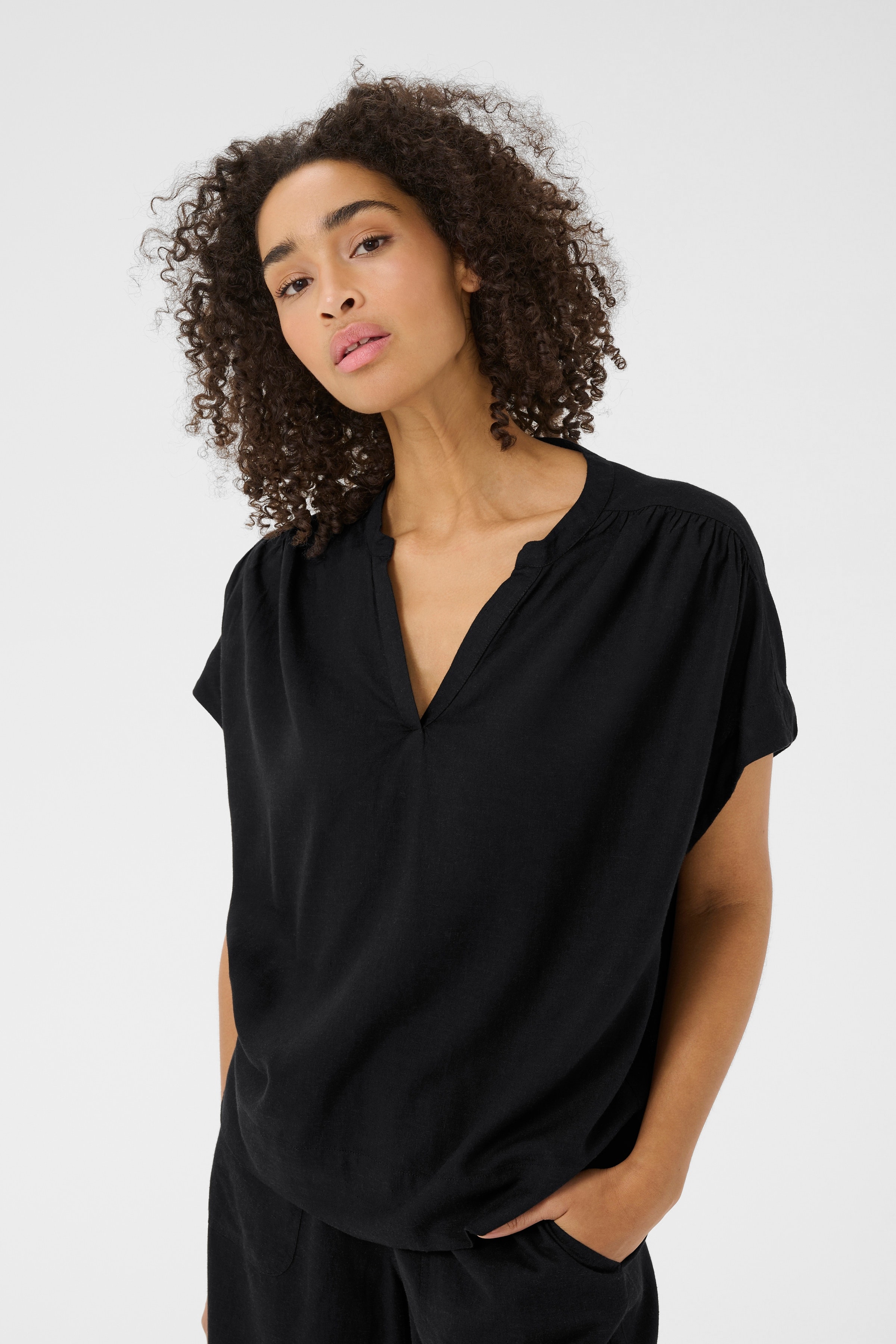 KAmilia Top en Lin LOOKBOOK FRONT 10509670-100121