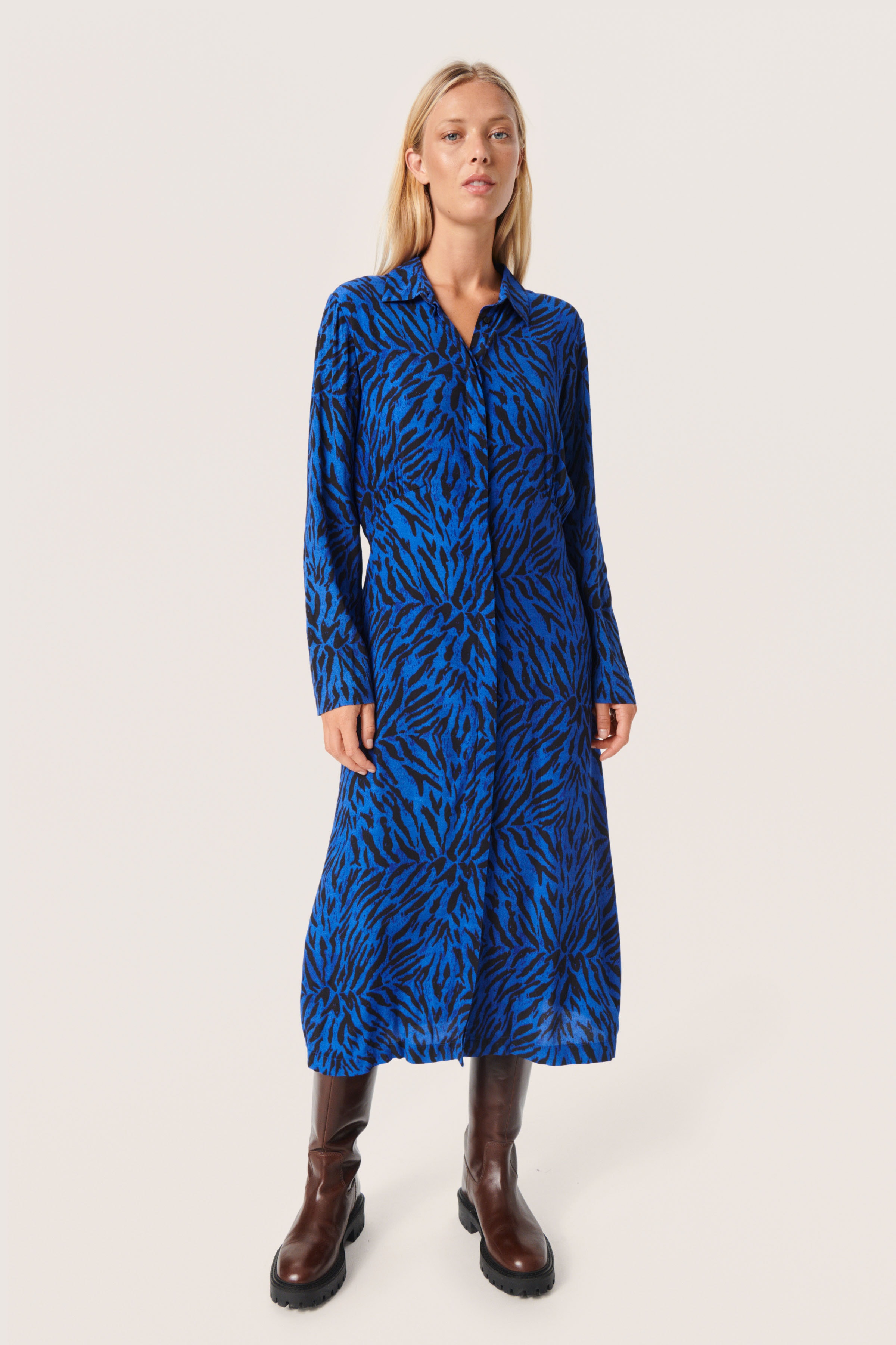 SLIna Kleid LOOKBOOK FRONT 30407221-302579