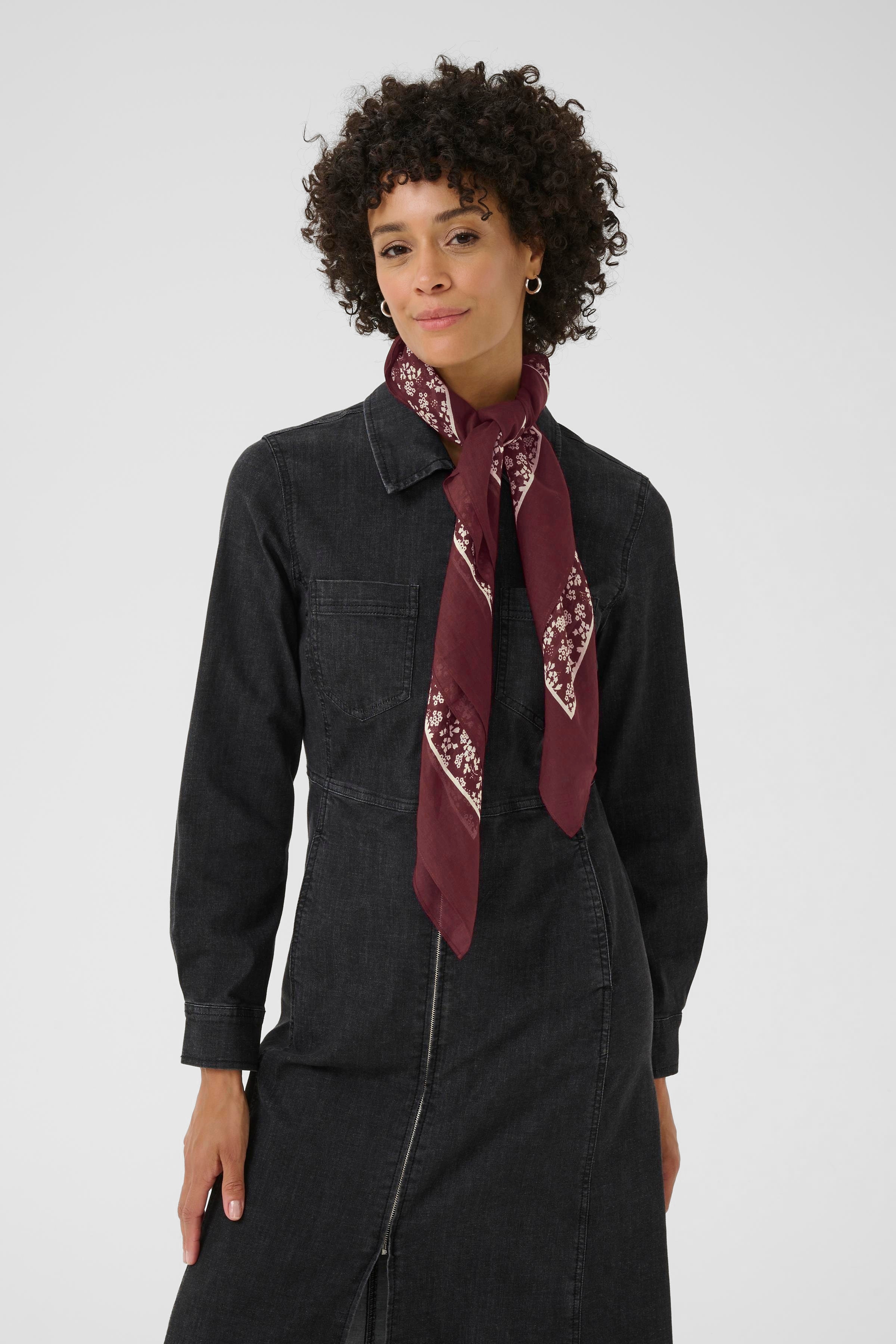 LouiPW Tørklæde LOOKBOOK FRONT 30308998-304253