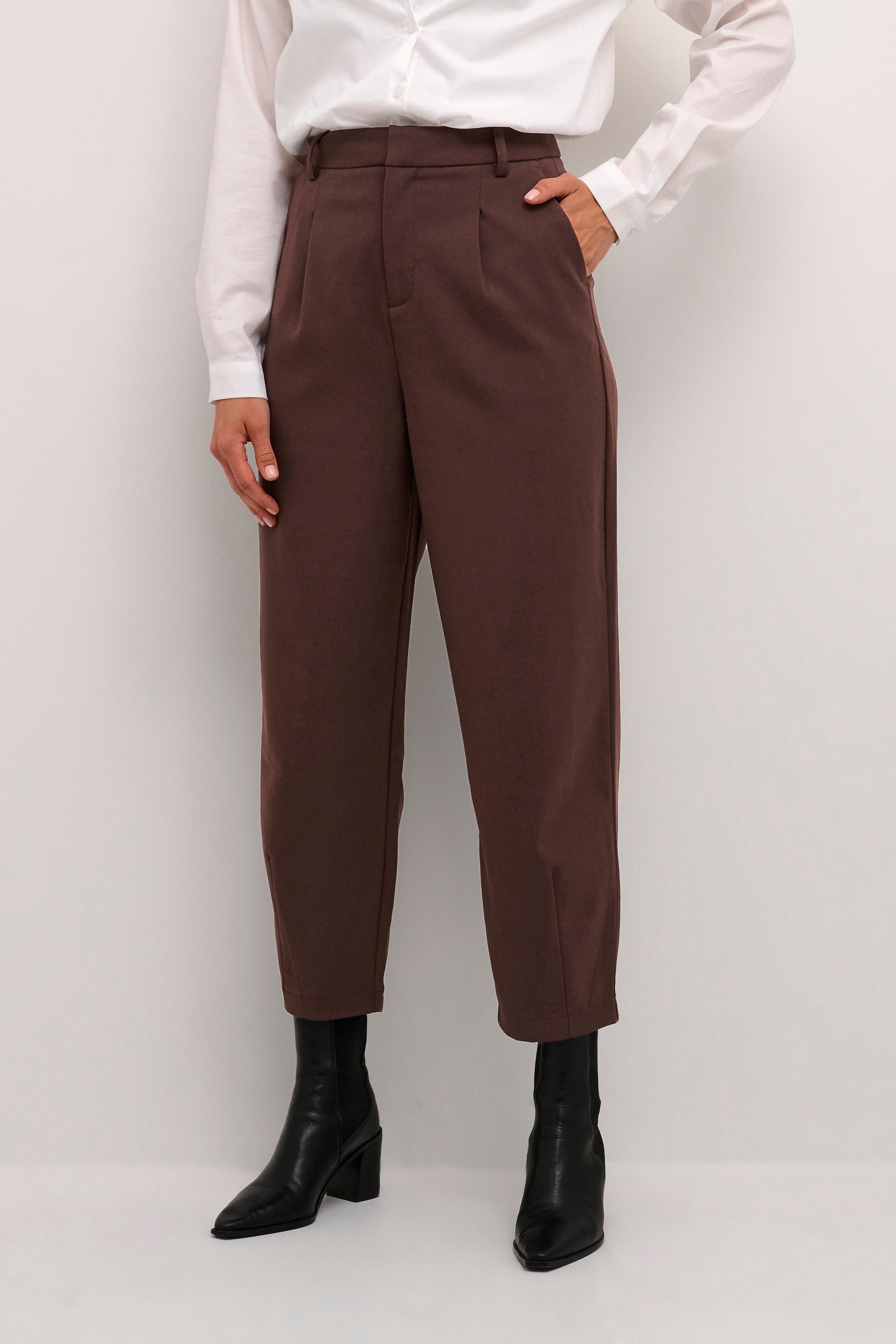 KAmerle Trousers LOOKBOOK FRONT 10504769-191016