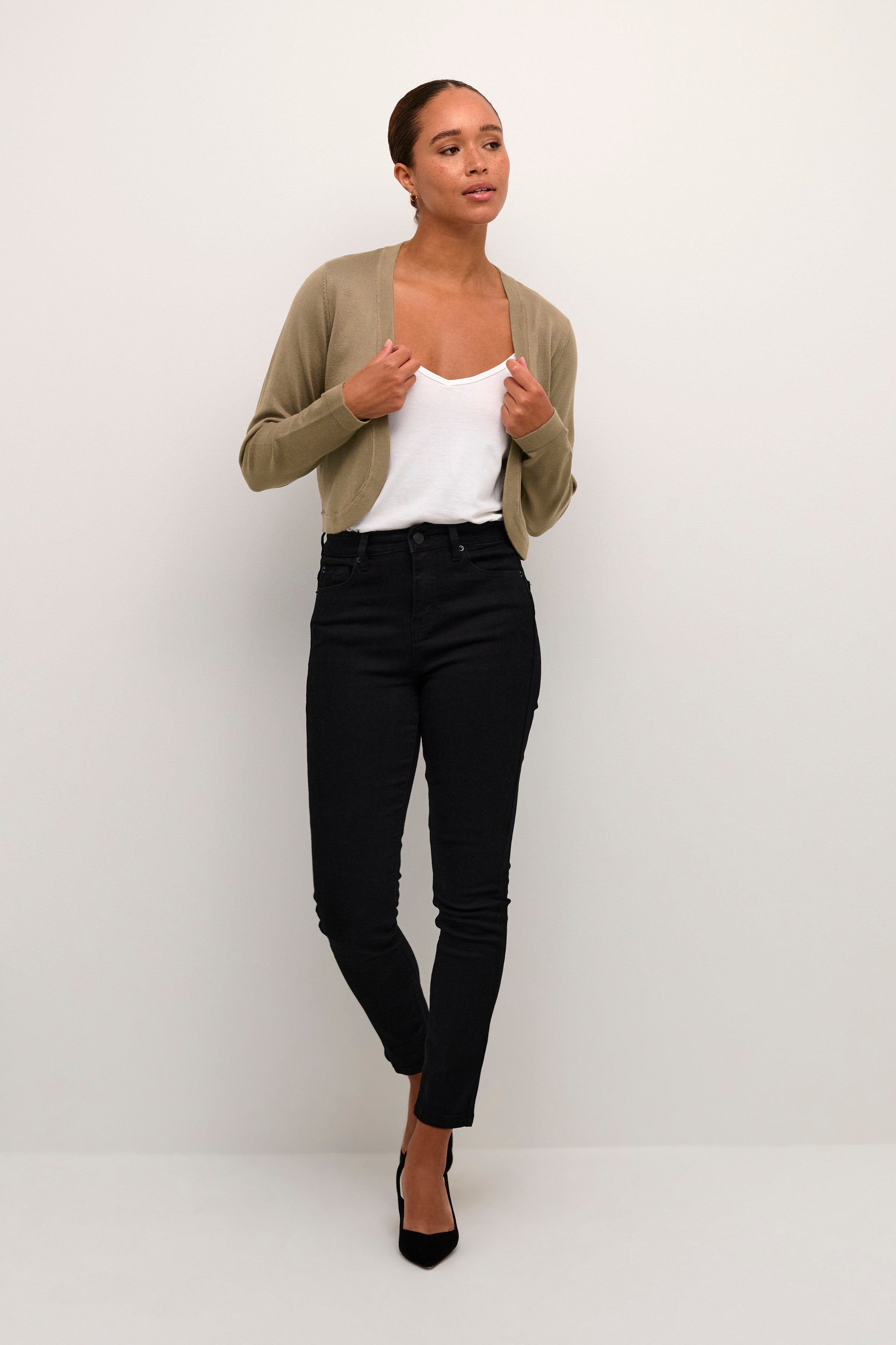 KAAstrid Bolero LOOKBOOK FRONT 500020-181110